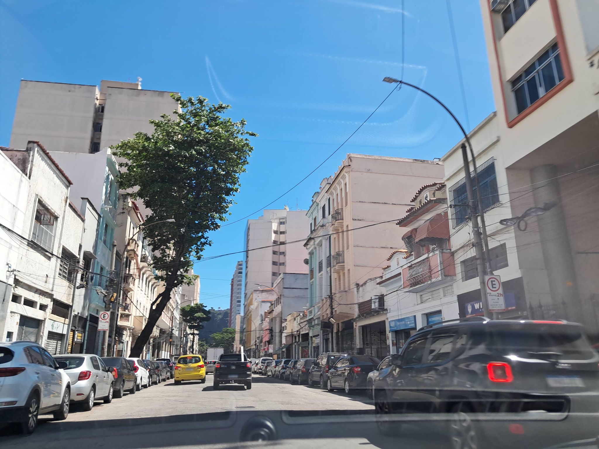 Street-level view near Ed. Marquez de Pombal, Centro