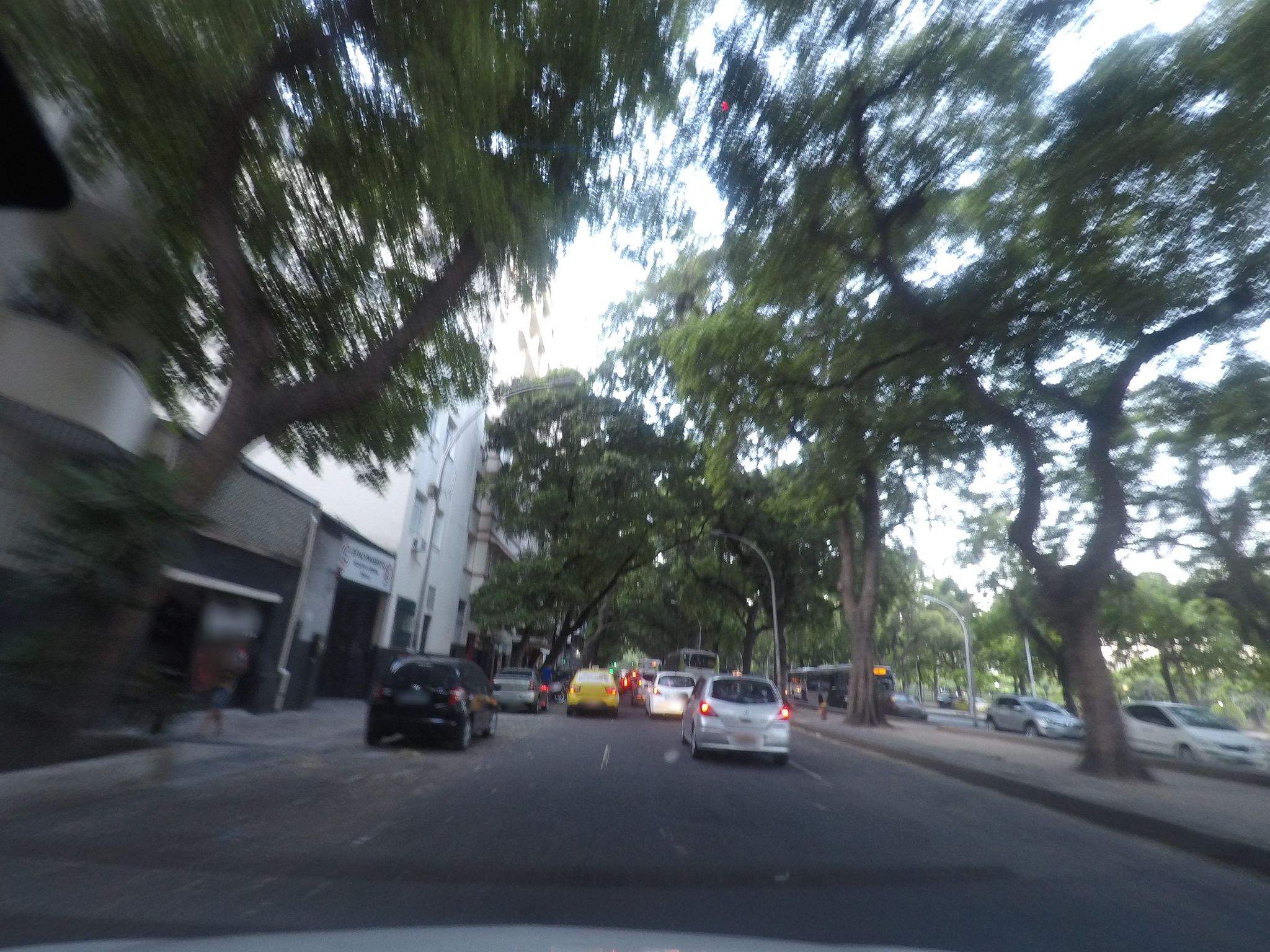 Street-level view near Ed. Nathalia, Centro