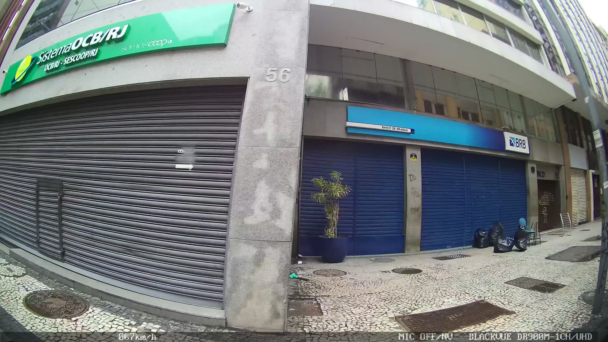 Street-level view near Ed. Nobre Fernandes, Centro