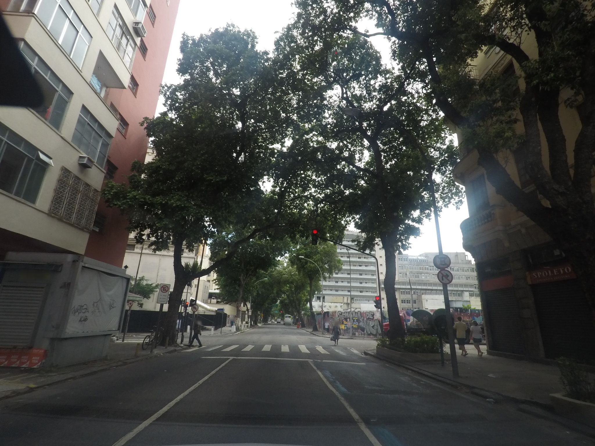 Street-level view near Ed. Santa Rita de Cássia, Santa Teresa