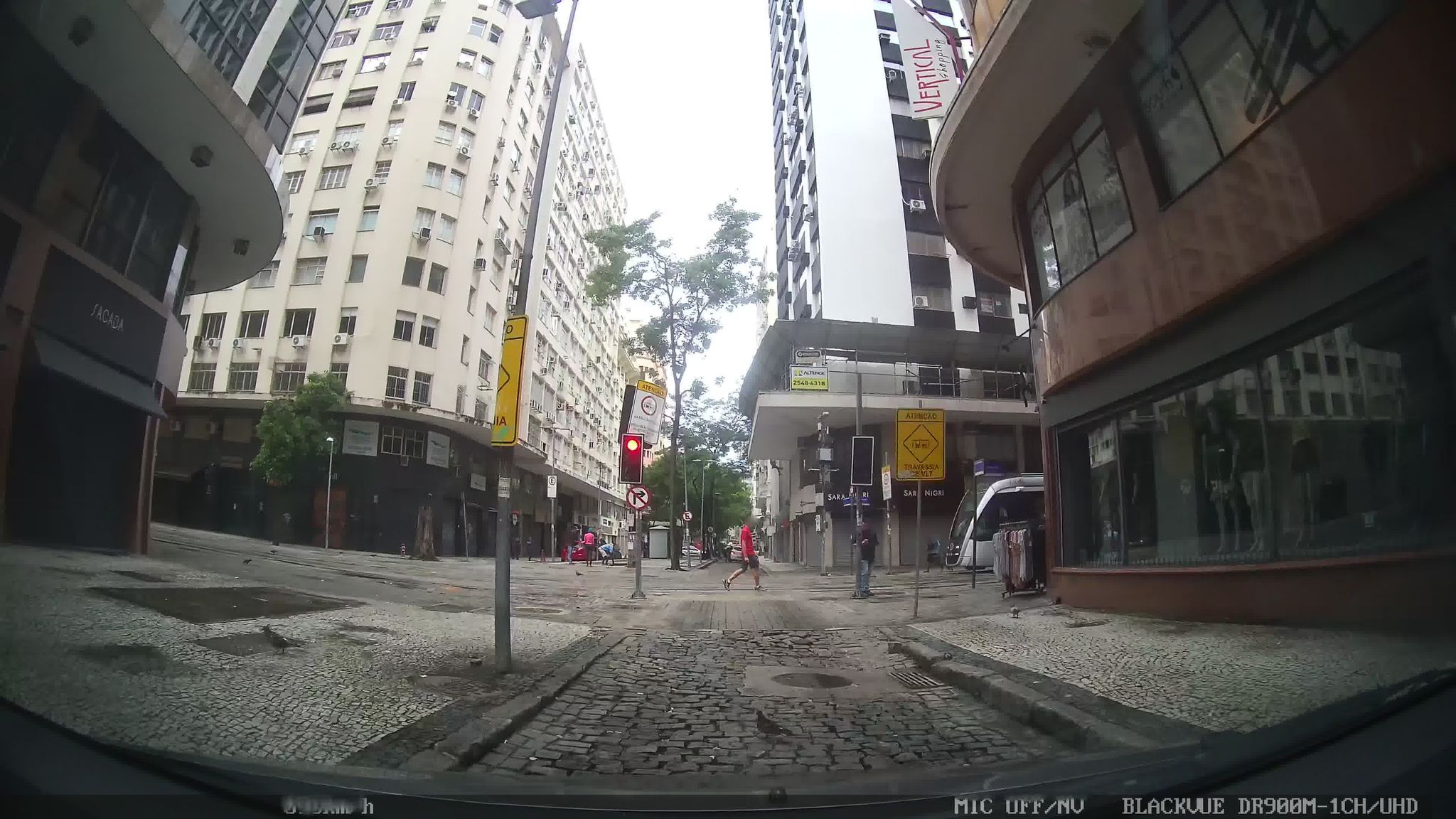 Street-level view near Ed. Santo Alberto, Centro