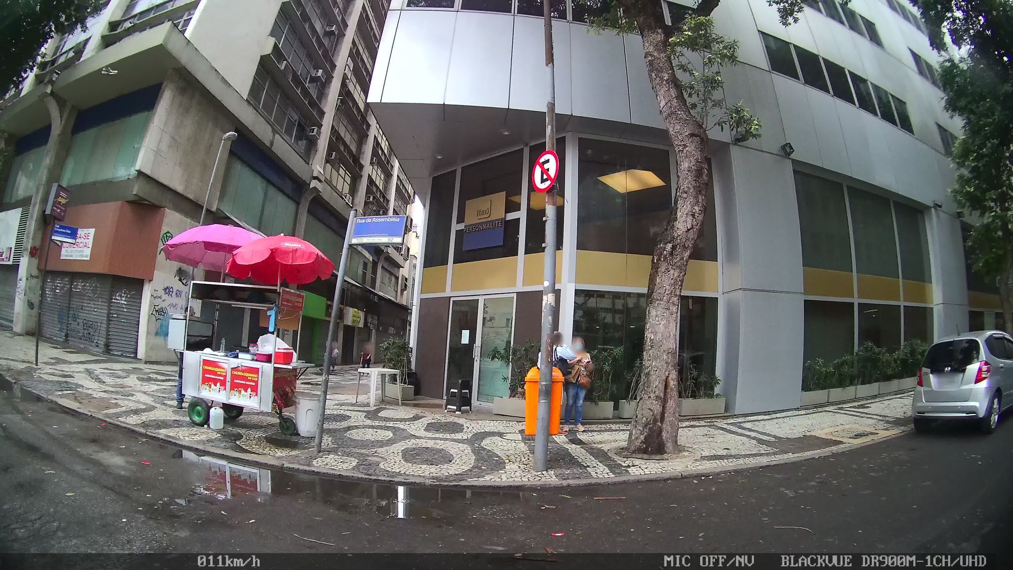 Street-level view near Ed. Uruguaiana, Centro