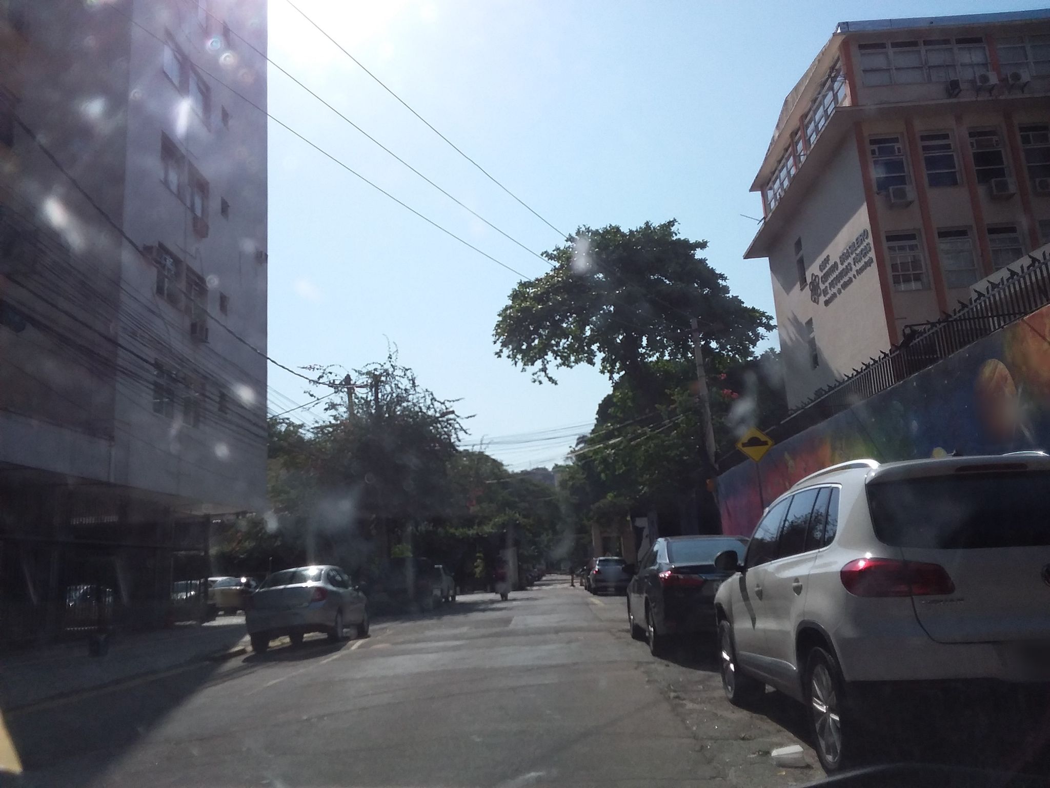 Street-level view near Edifício Alfa, Botafogo