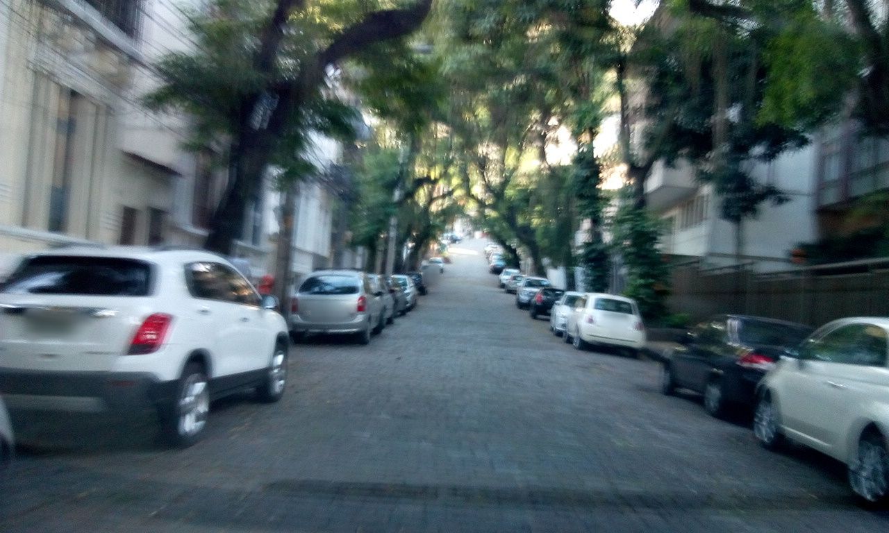 Street-level view near Edifício Atenas, Humaitá