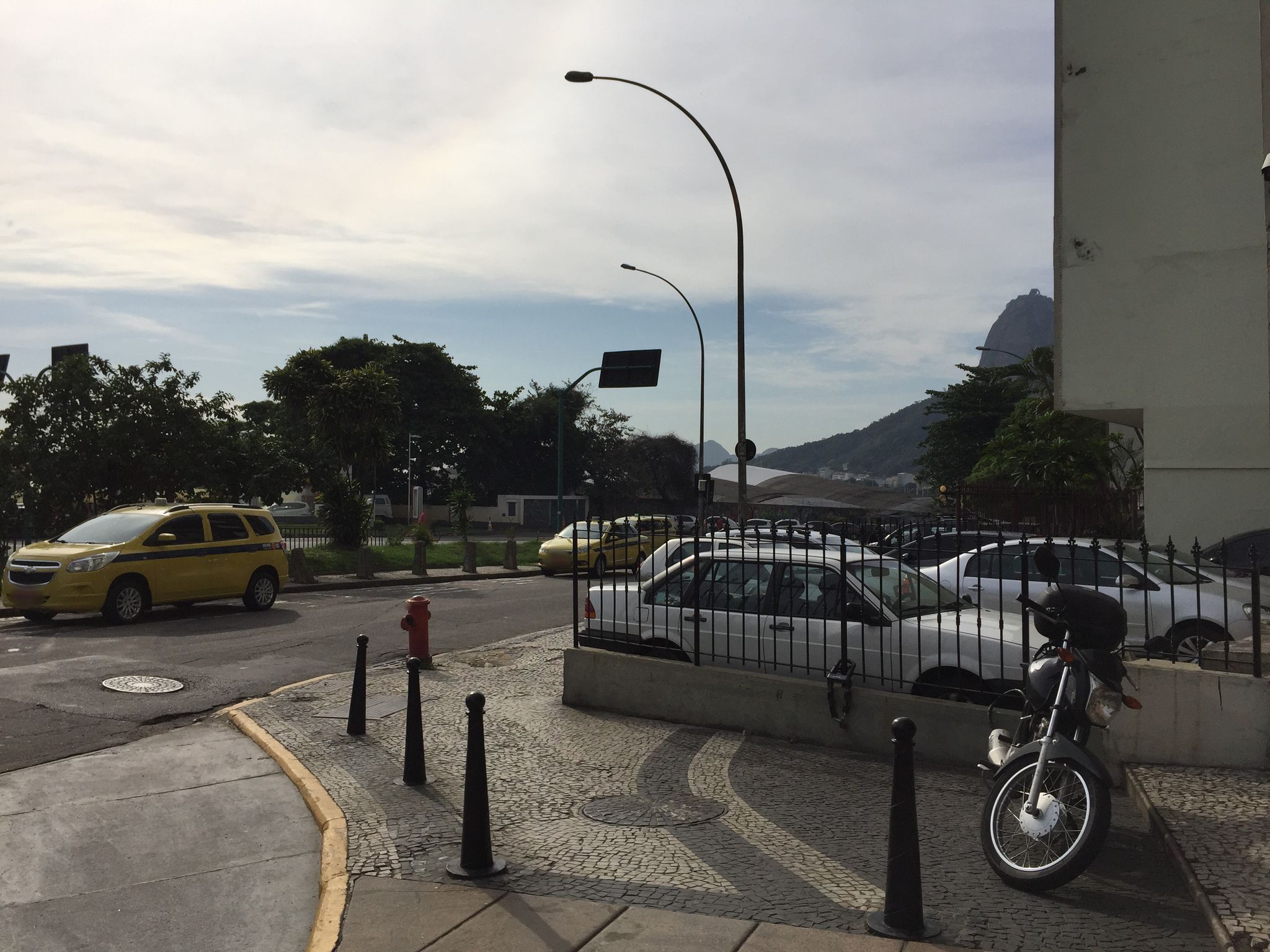 Street-level view near Edifício Bellacap, Botafogo