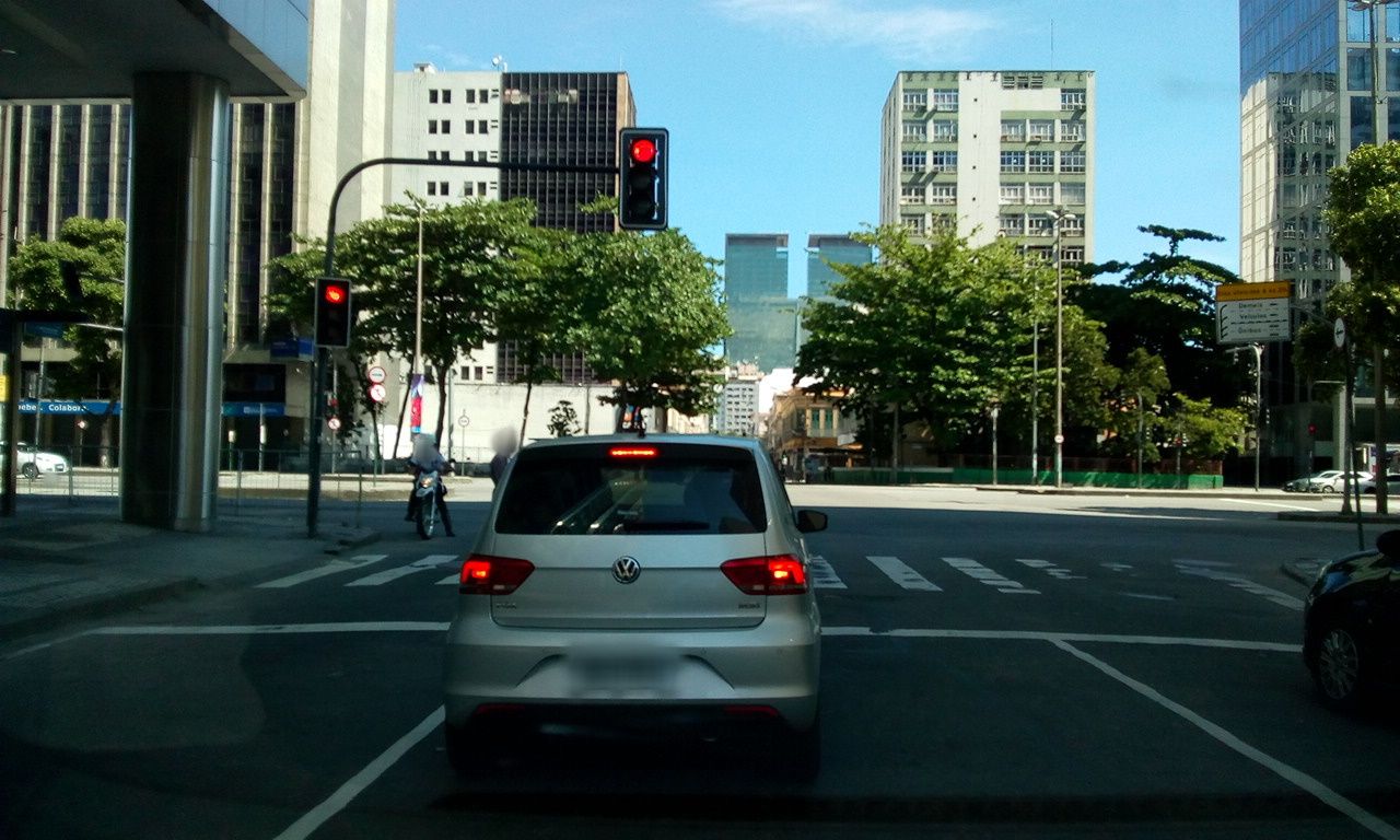 Street-level view near Edifício Campanela, Centro