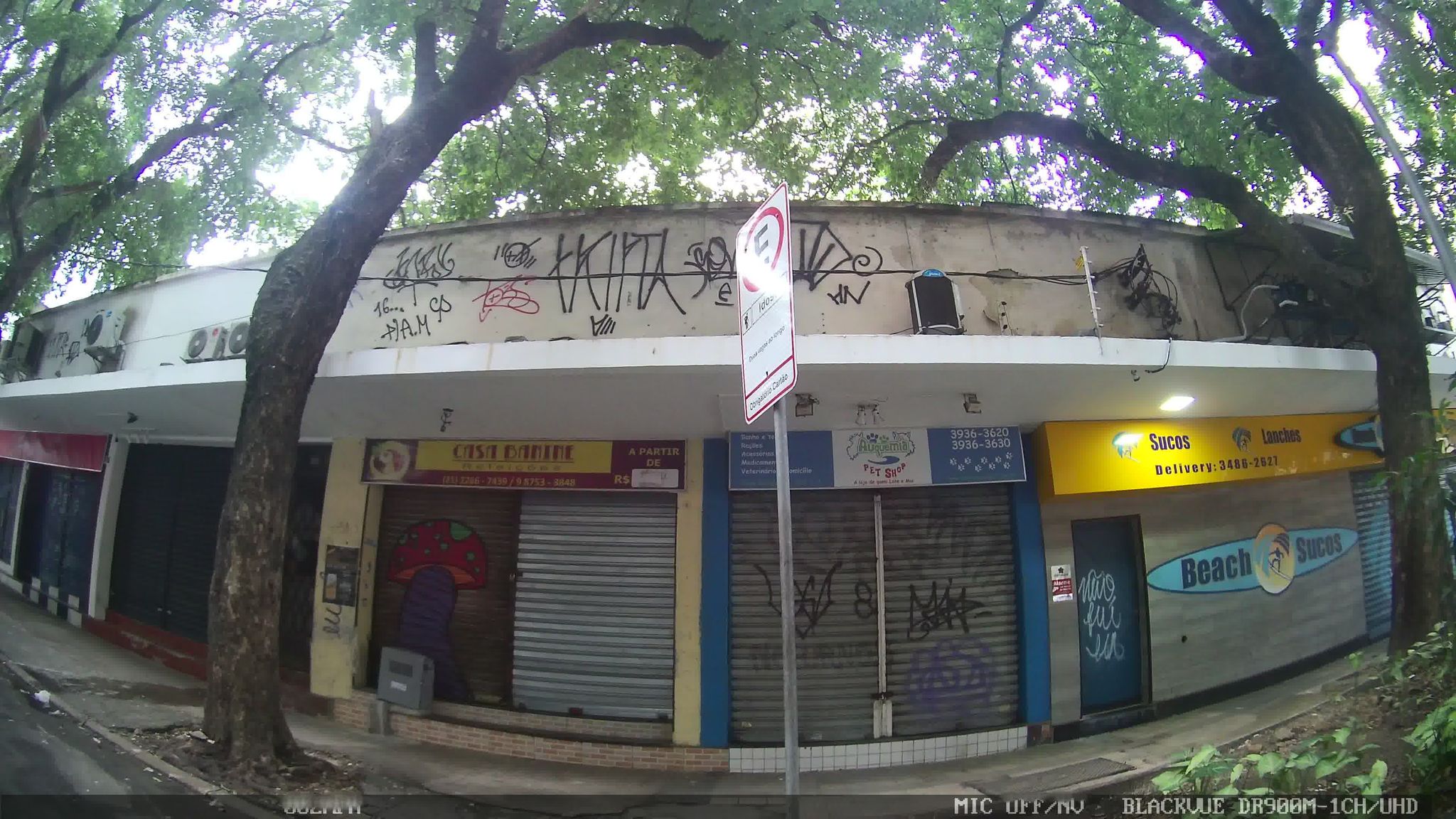 Street-level view near Edifício Campanha, Humaitá