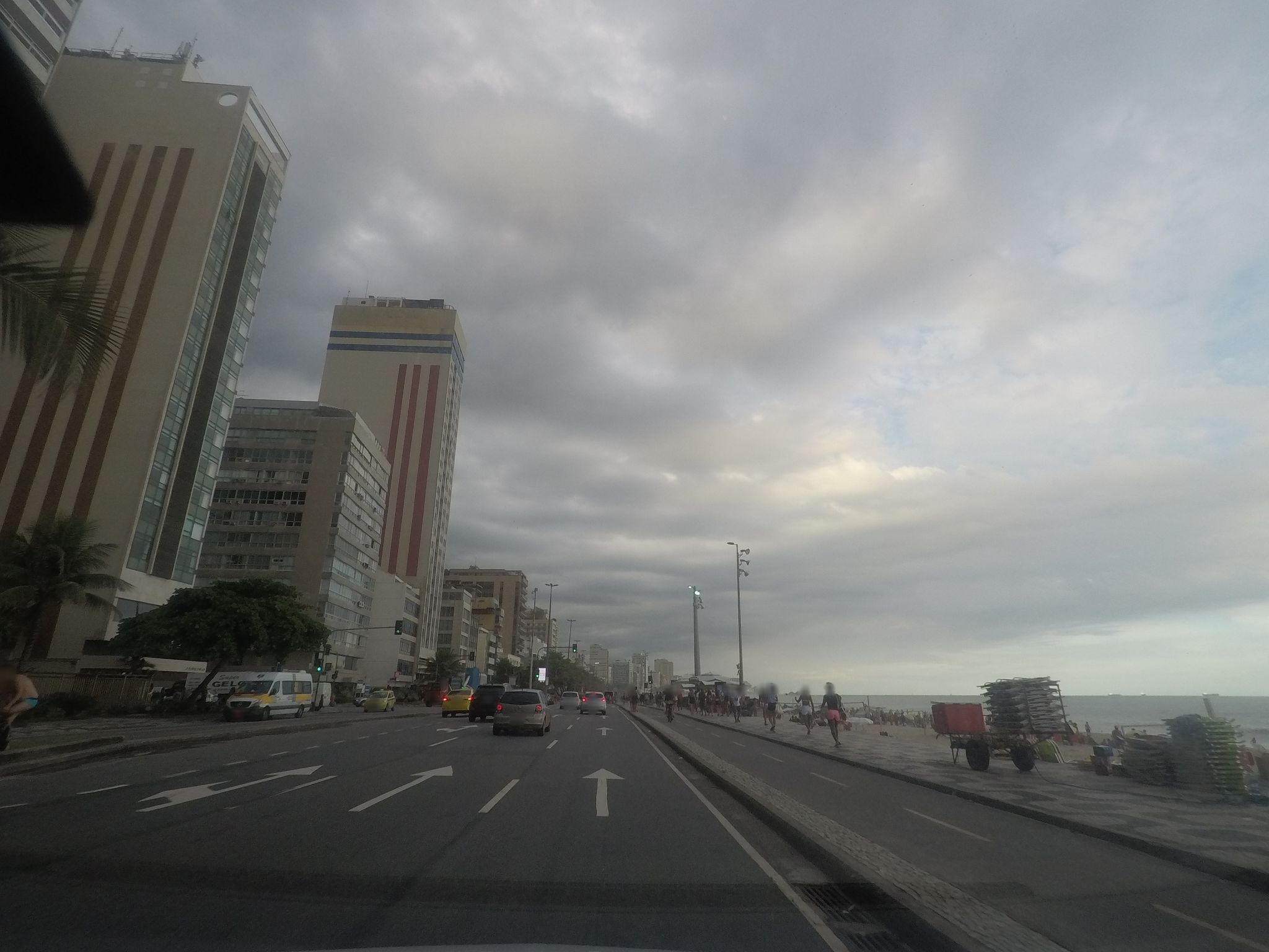 Street-level view near Edifício Carene, Ipanema