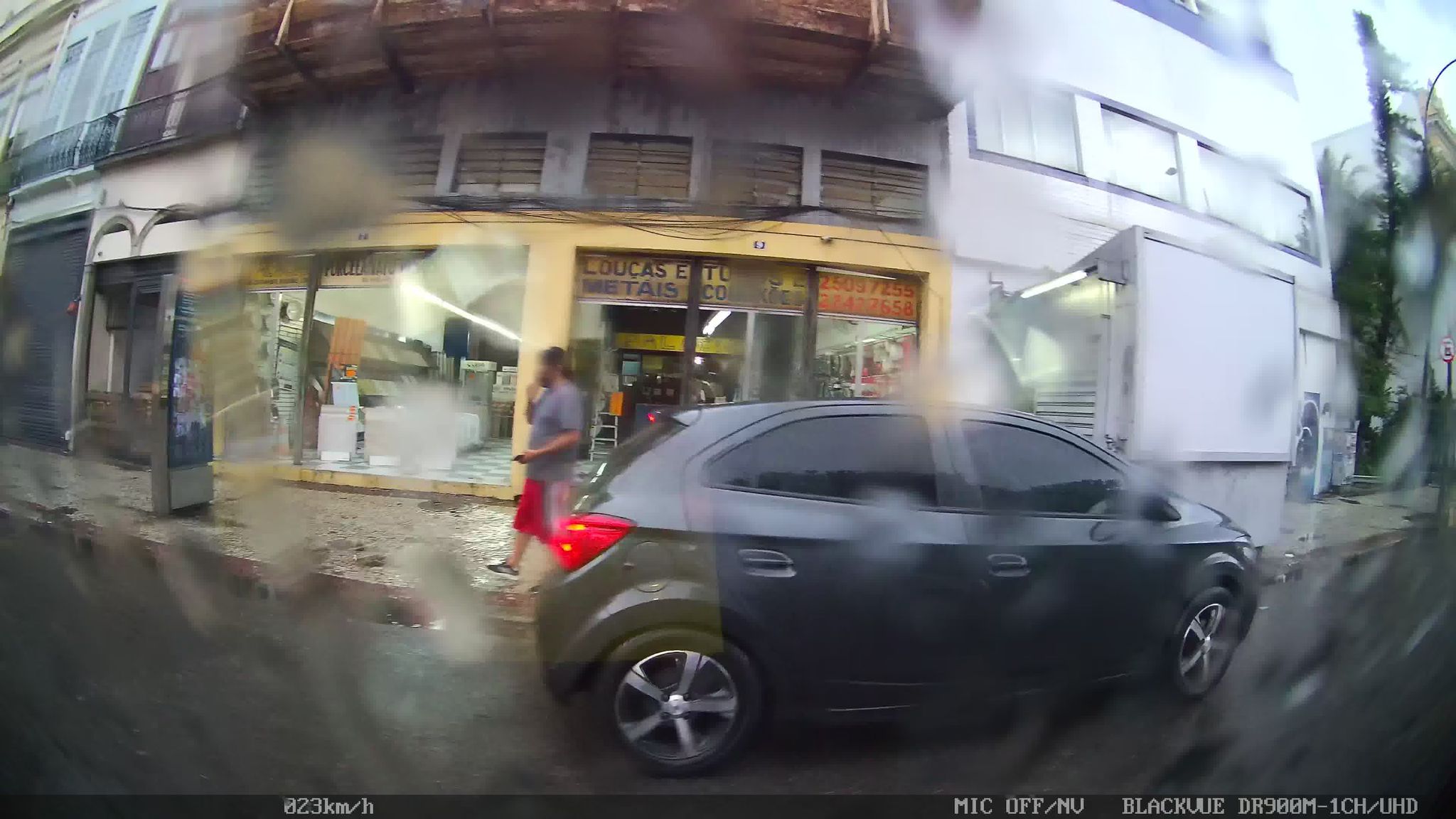 Street-level view near Edifício Chalita, Centro
