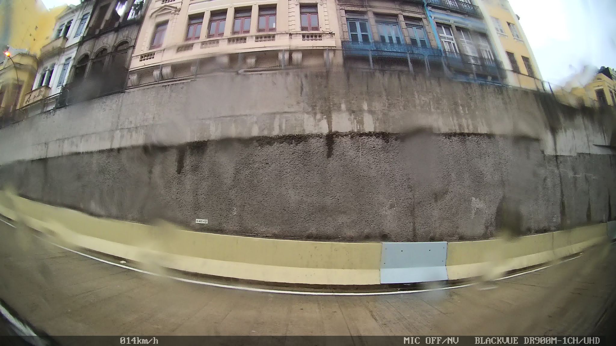 Street-level view near Edifício Costa Fagundes, Centro