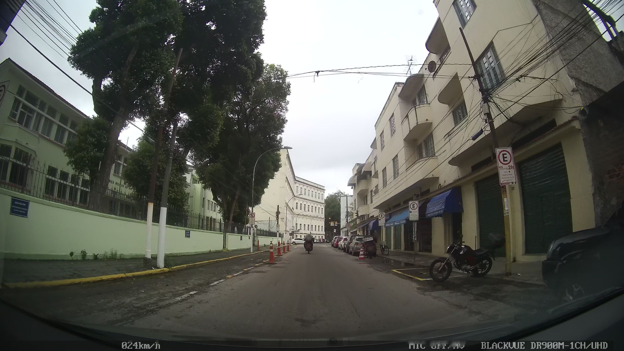 Street-level view near Edifício Cunha, Centro