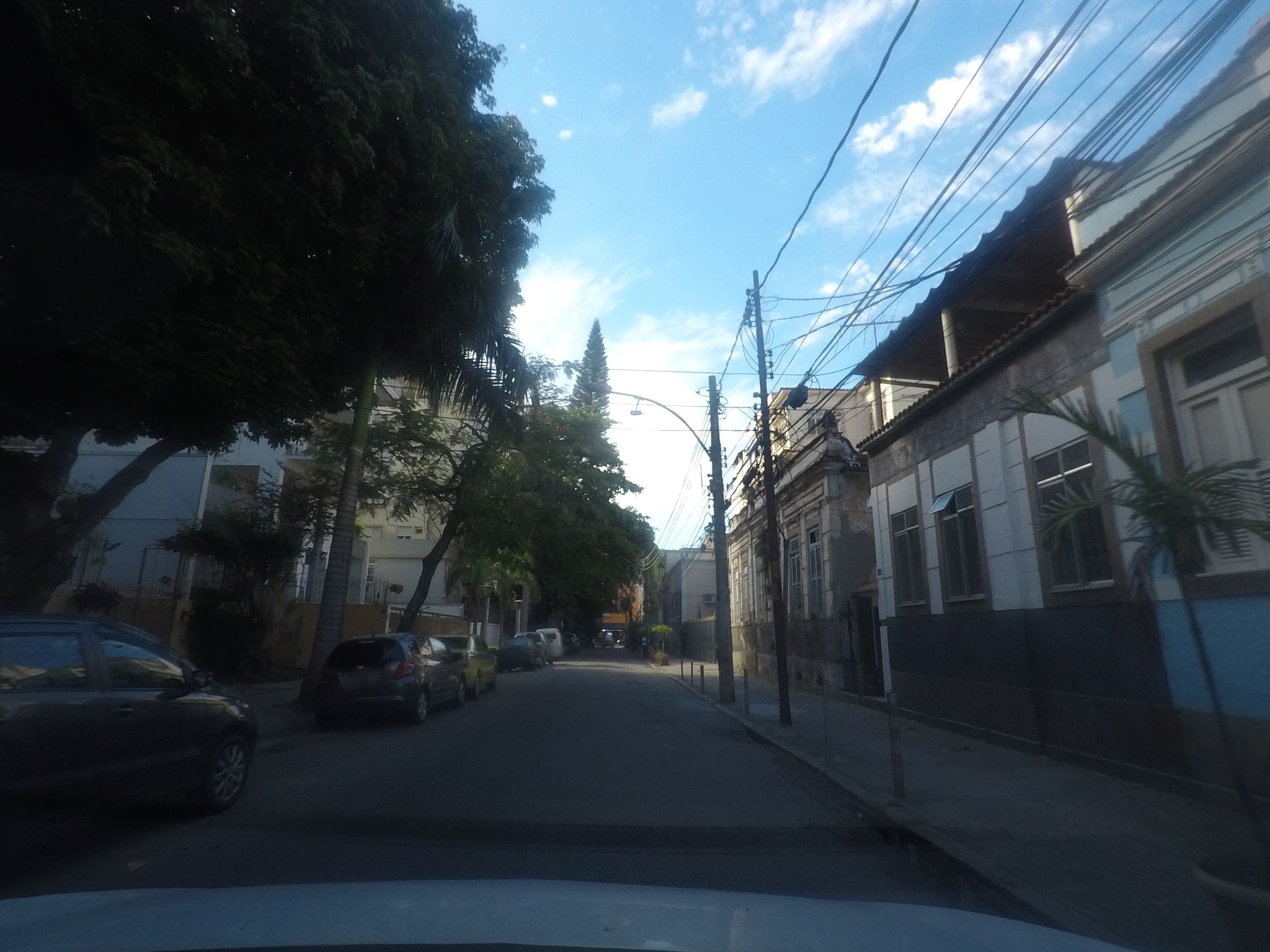 Street-level view near Edifício das Palmeiras, Botafogo