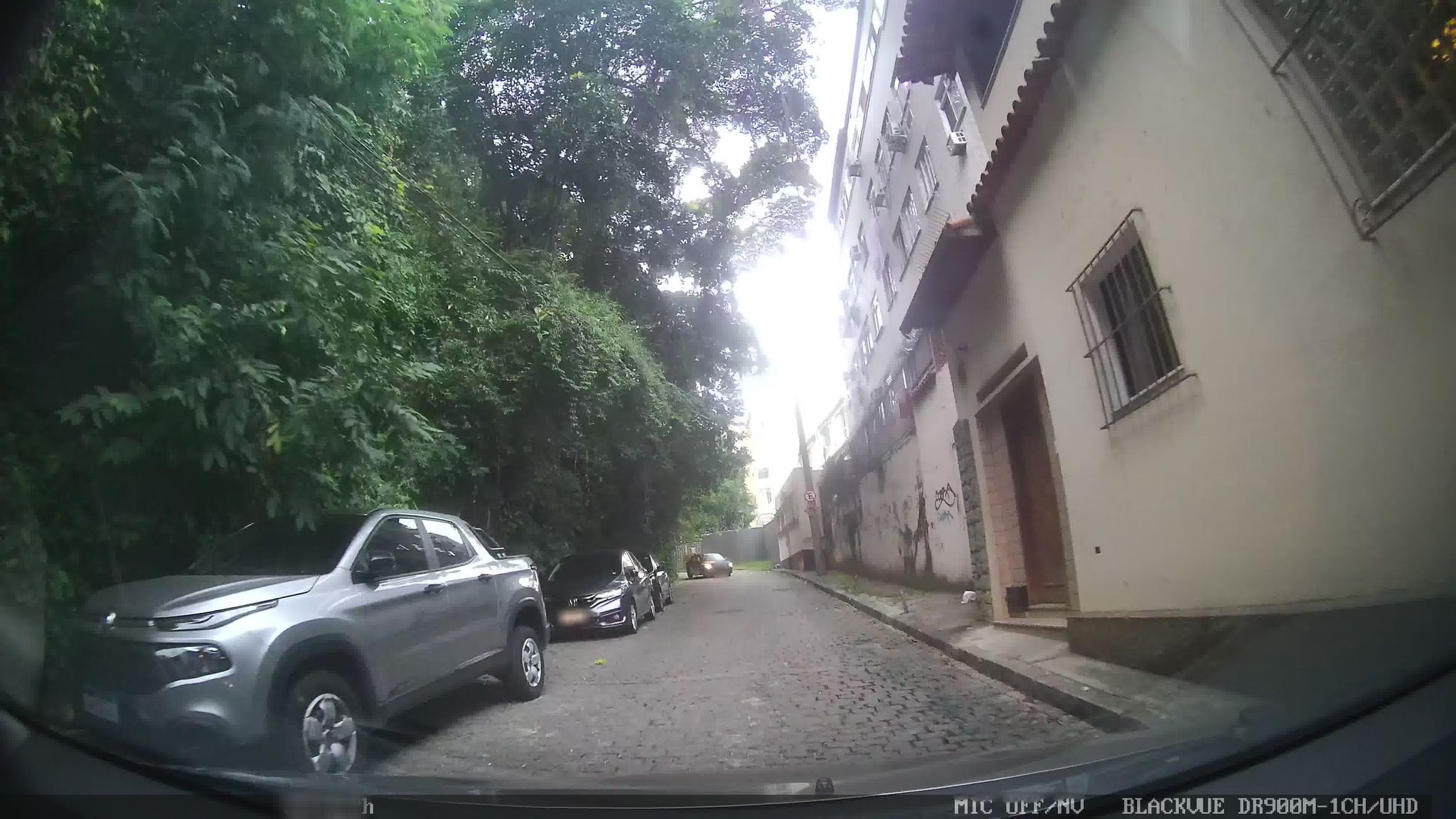 Street-level view near Edifício Del Olinda, Botafogo