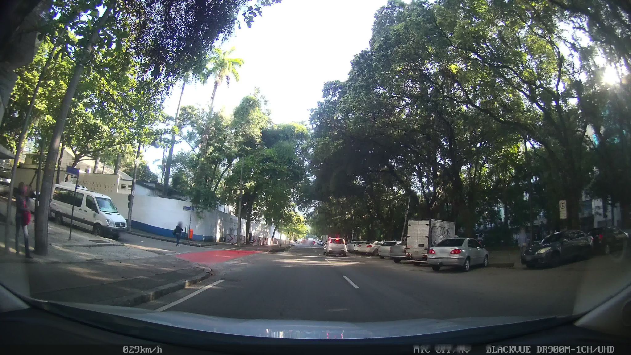 Street-level view near Edifício Doral, Gávea