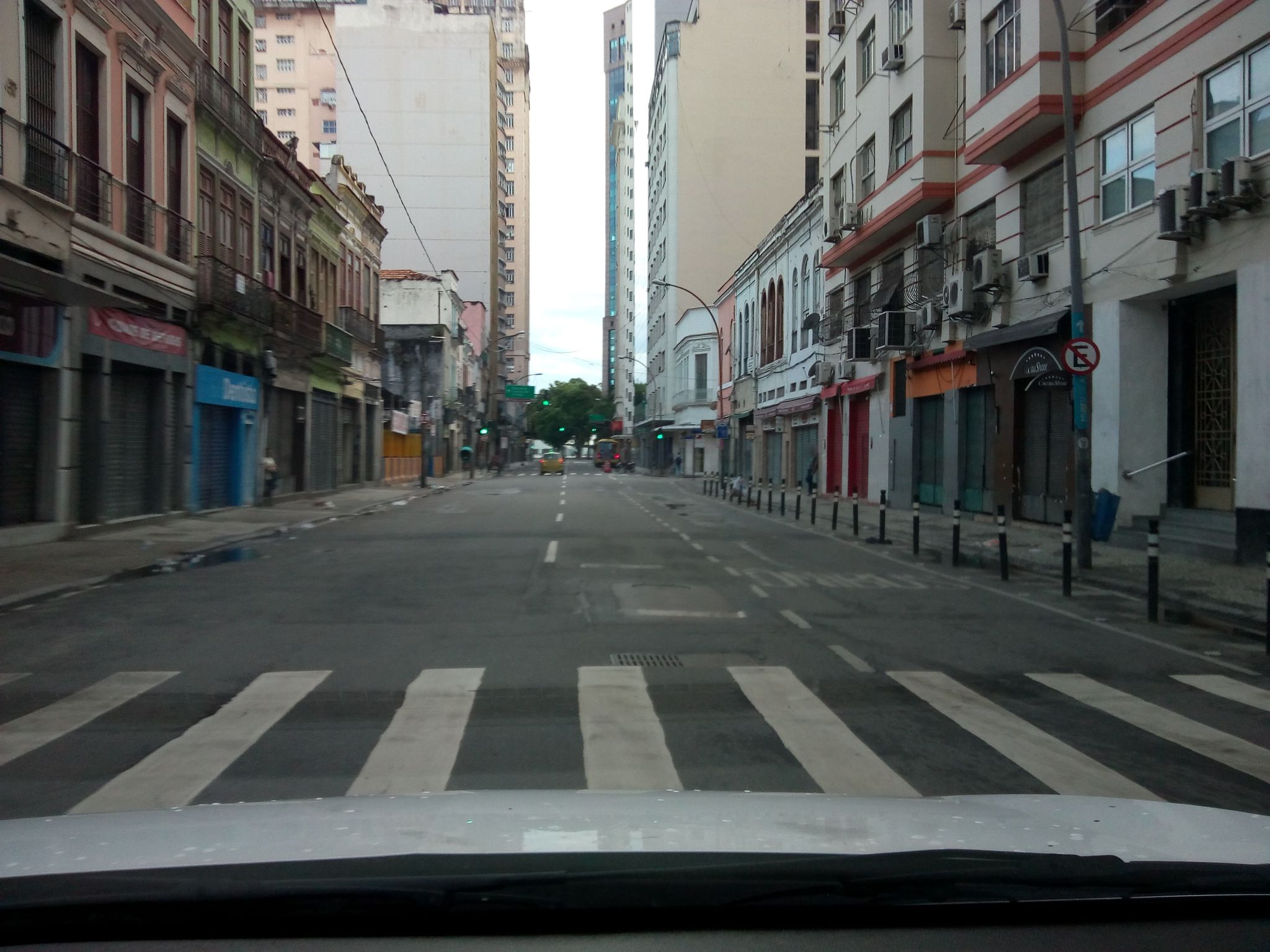 Street-level view near Edifício Edijequitiba, Centro