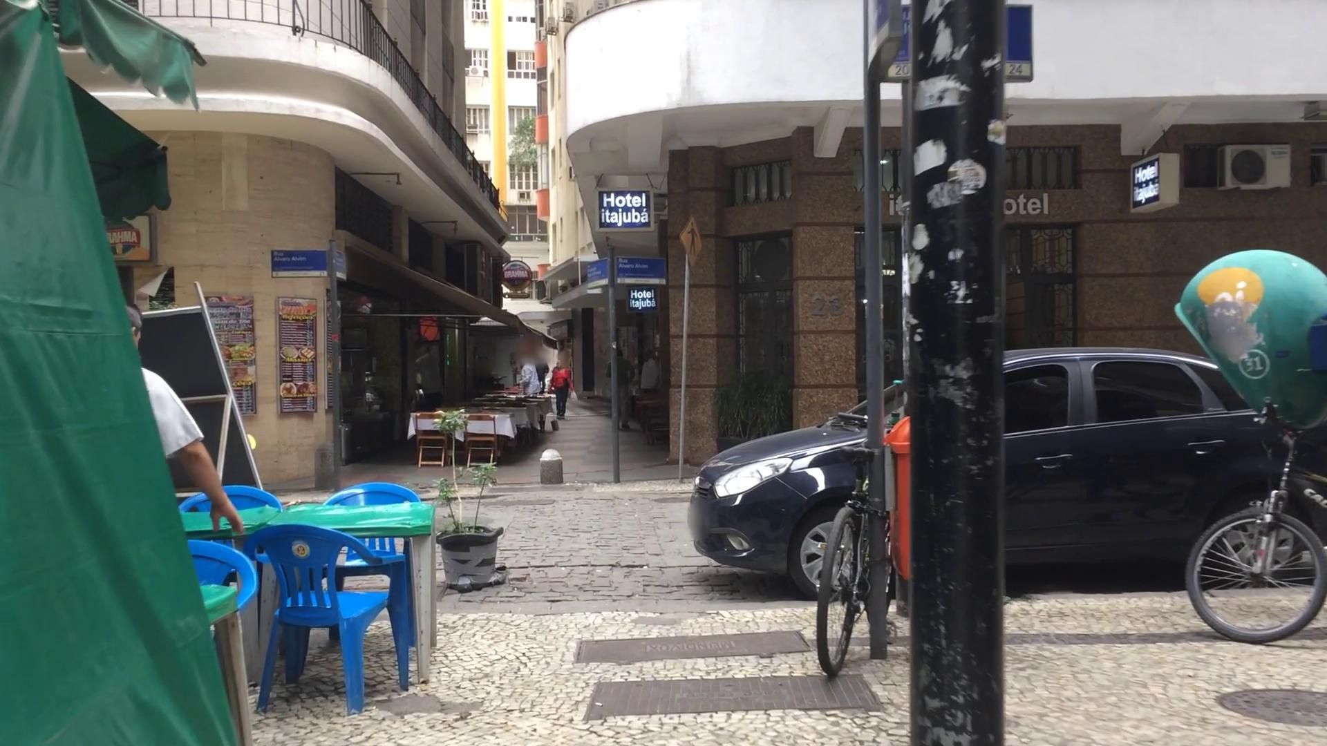 Street-level view near Edifício Empresarial Rio Branco, Centro