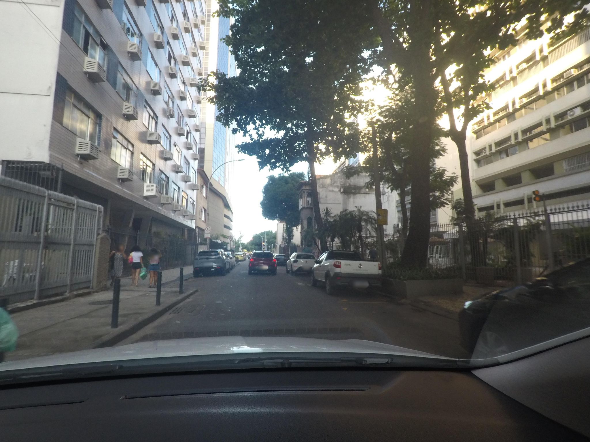 Street-level view near Edifício Flamingo, Catete