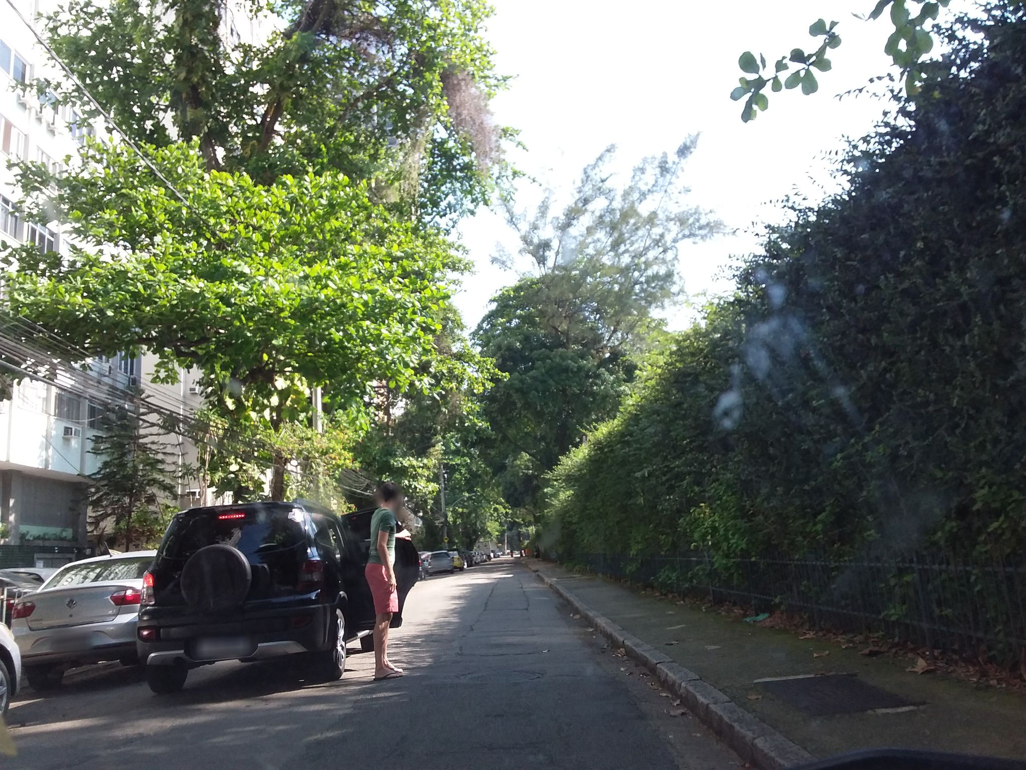 Street-level view near Edifício Gandhi, Botafogo