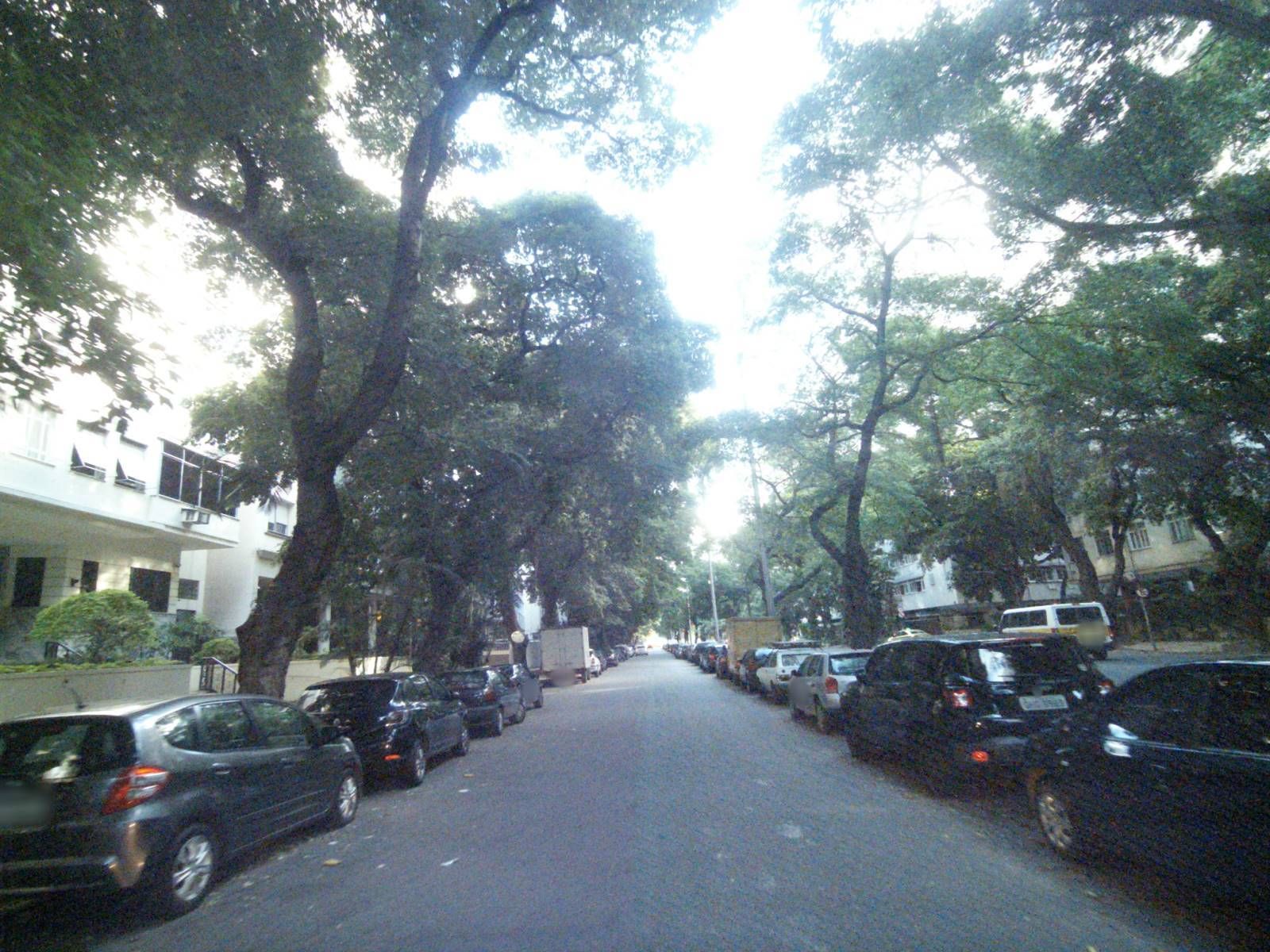 Street-level view near Edifício Gua, Flamengo