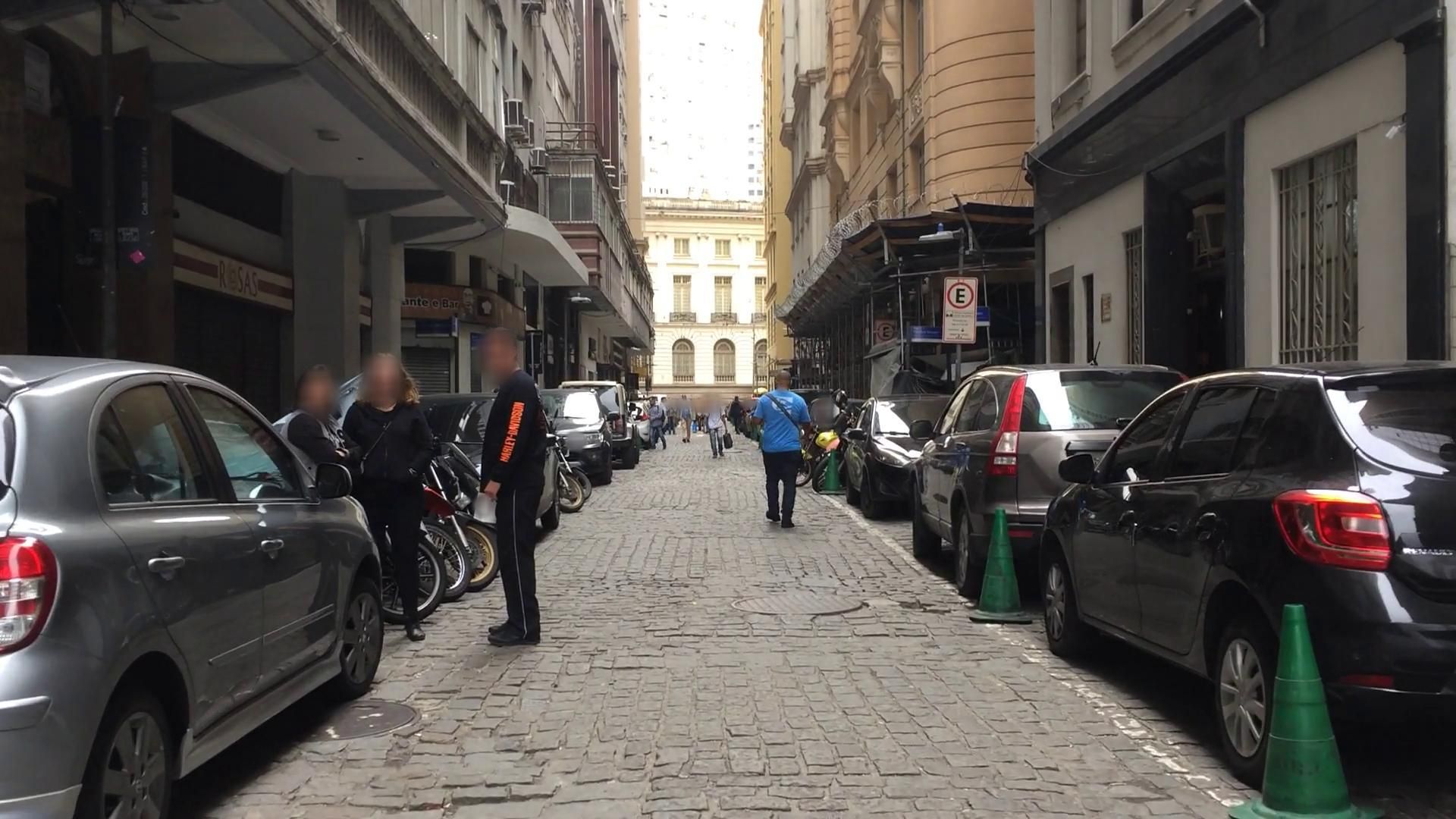 Street-level view near Edifício Heydenreich, Centro