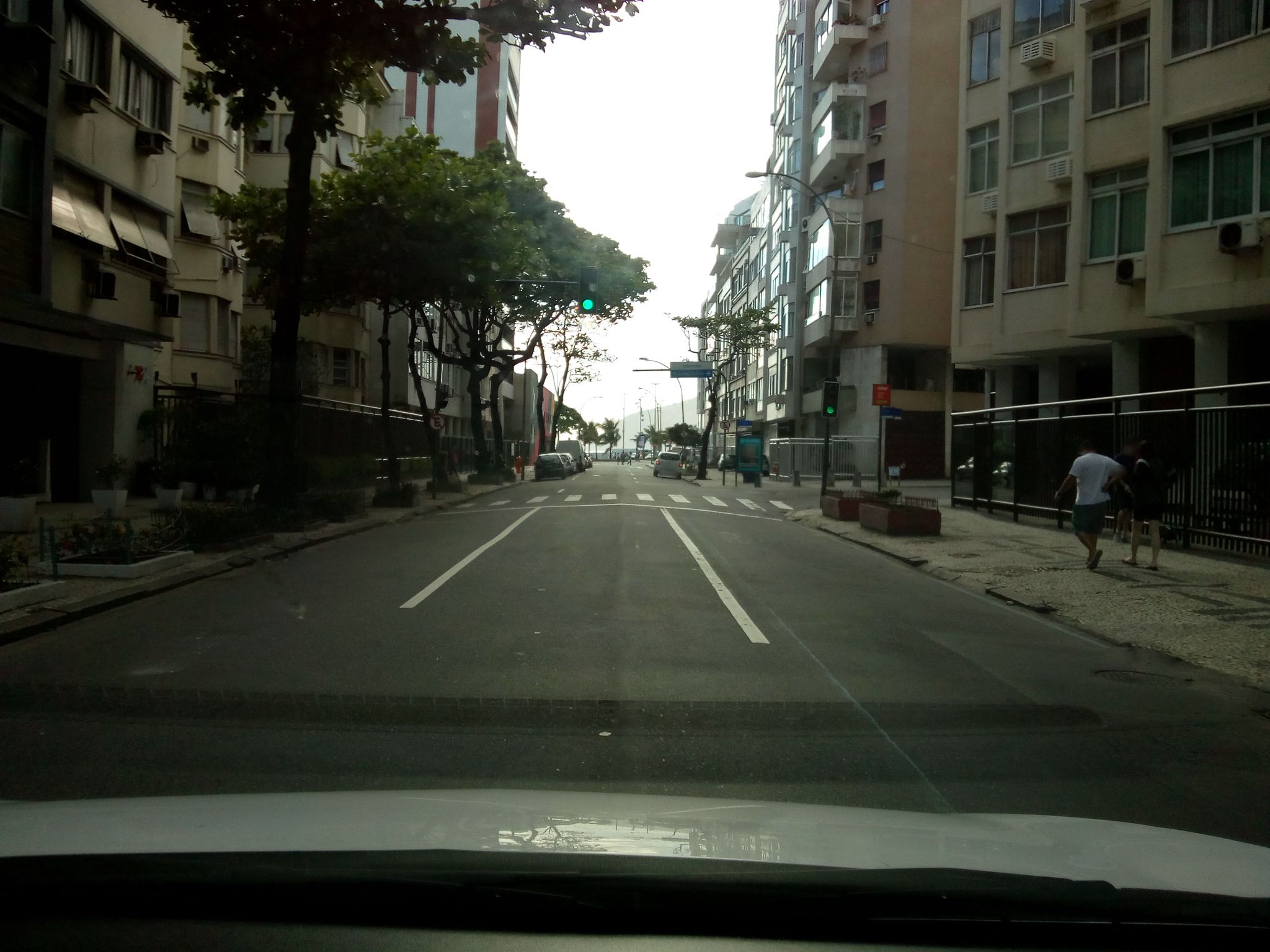 Street-level view near Edifício J. O. Machado, Copacabana