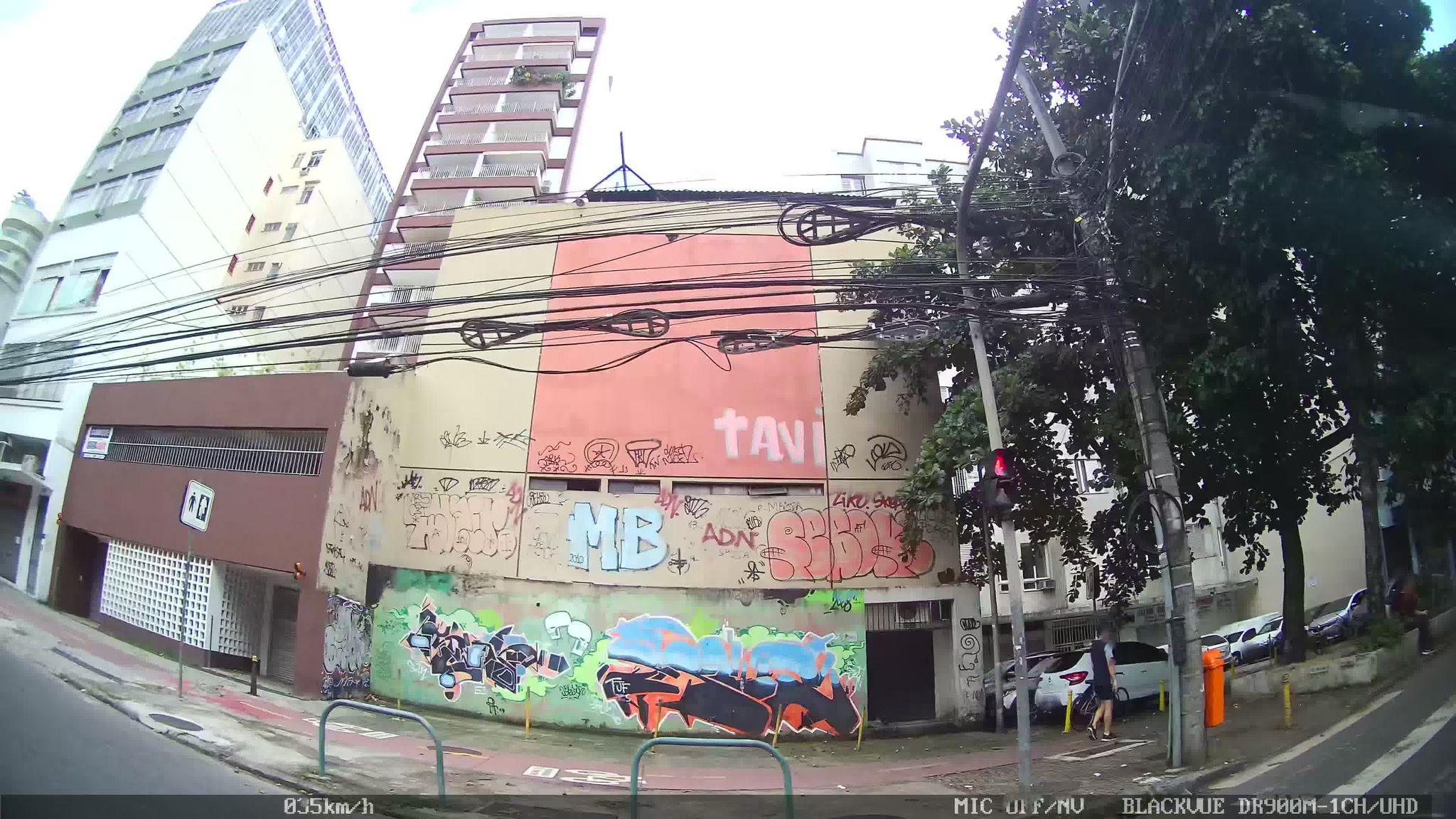 Street-level view near Edifício José Luiz Ferraz, Humaitá