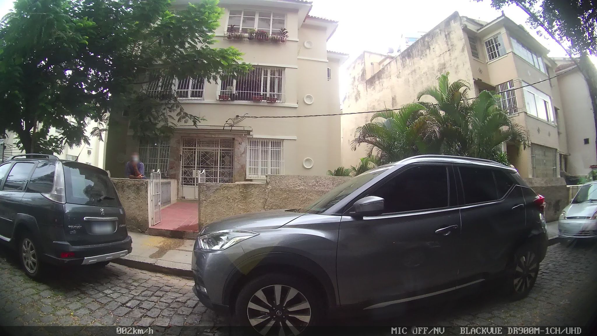 Street-level view near Edifício Judas Tadeu, Laranjeiras