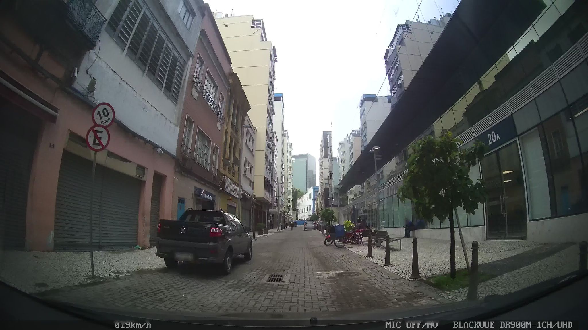Street-level view near Edifício La Salete, Centro