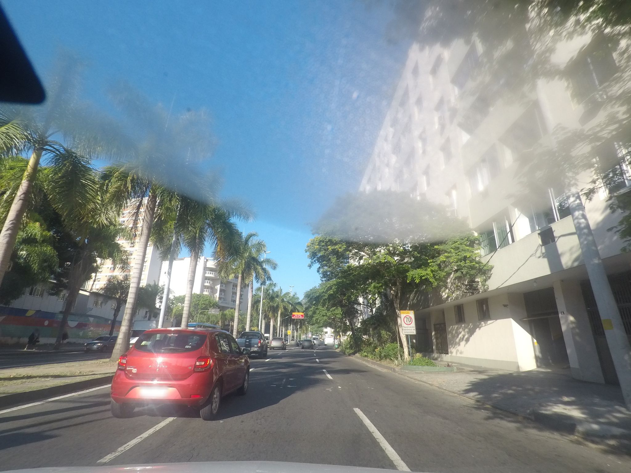 Street-level view near Edifício Lages, Leblon