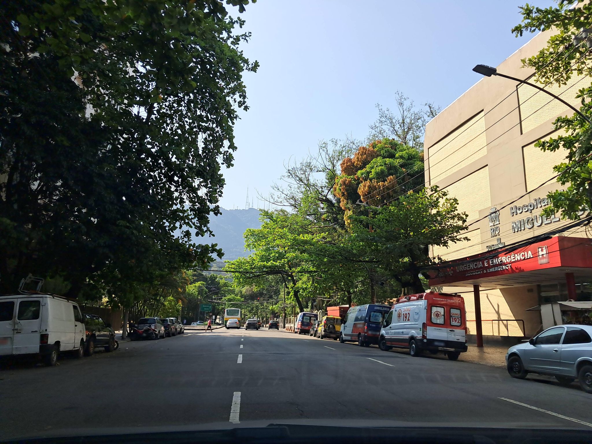 Street-level view near Edifício Lages, Gávea