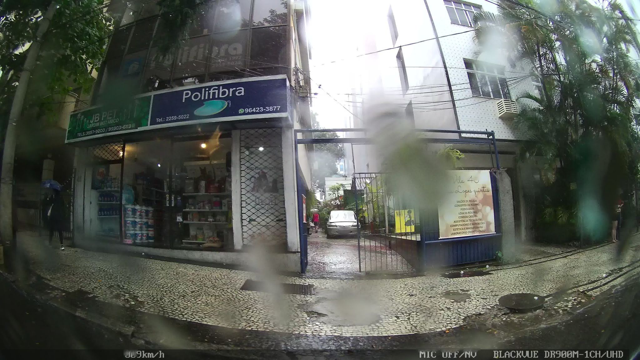 Street-level view near Edifício Lopes Quintas, Jardim Botânico