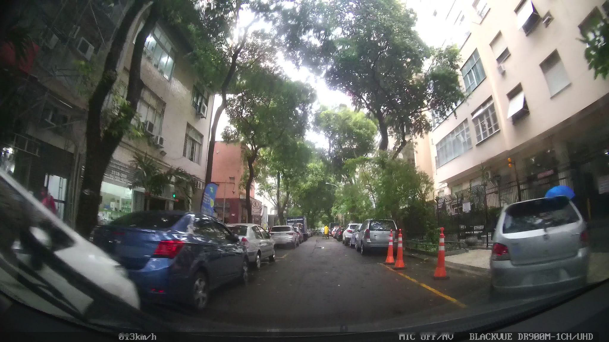 Street-level view near Edifício Mal Mascarenhas de Moraes, Catete