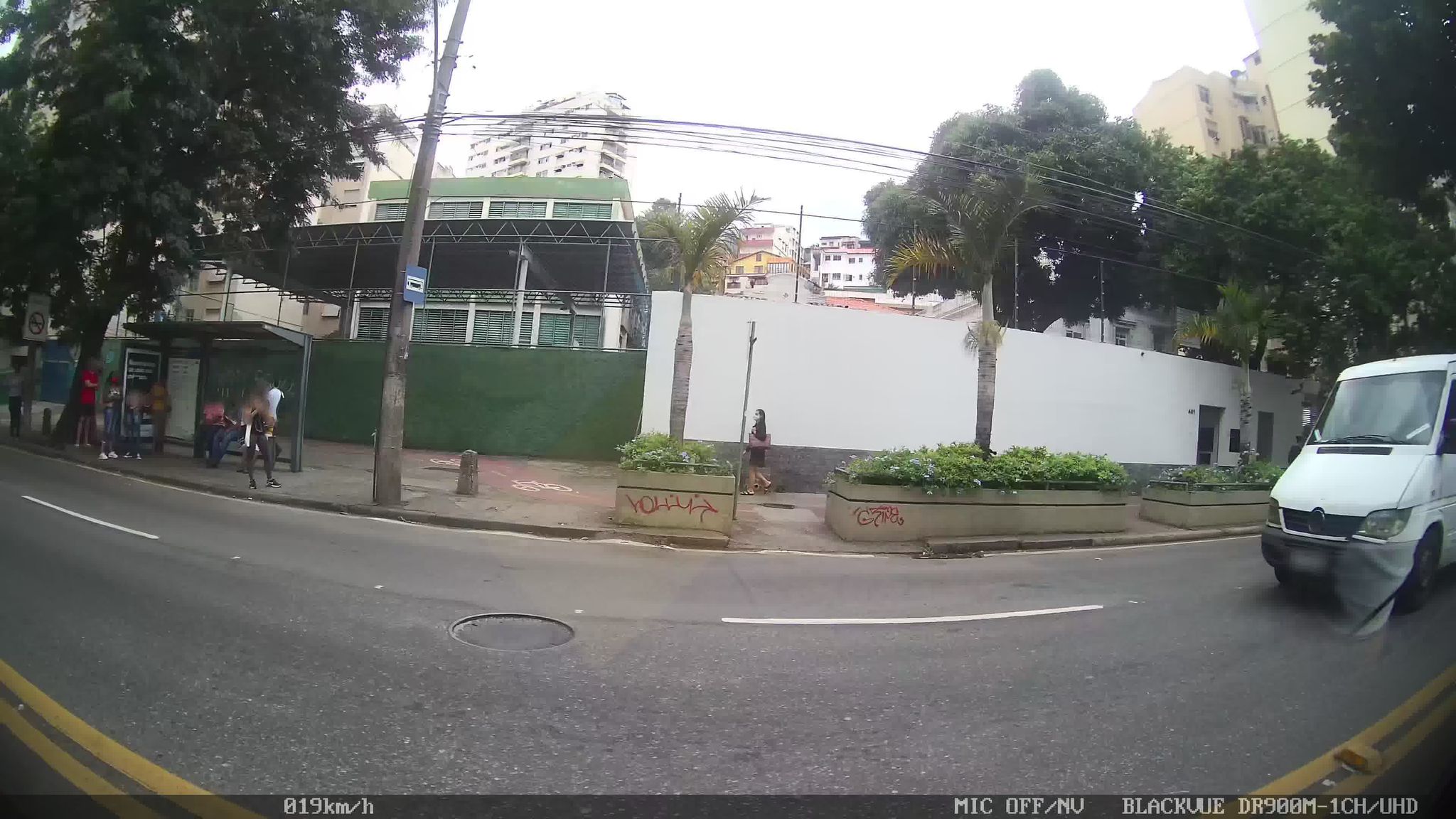 Street-level view near Edifício Maristela, Laranjeiras