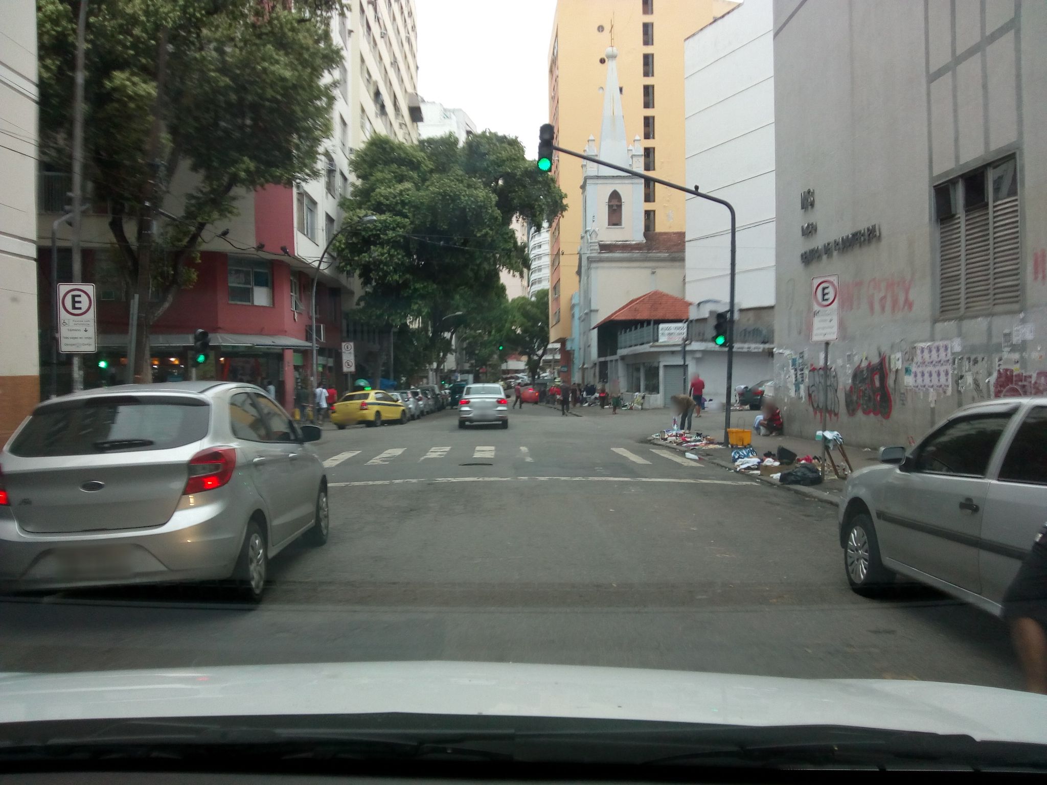 Street-level view near Edifício Mendes, Centro