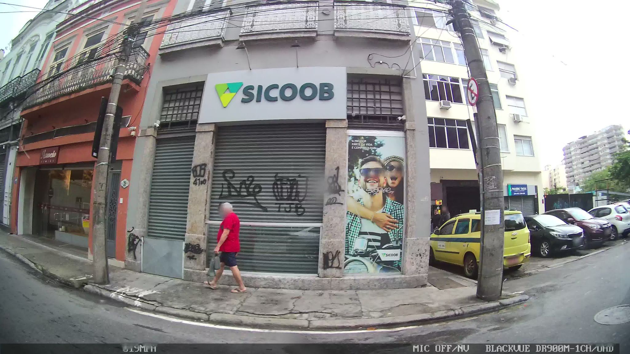 Street-level view near Edifício Mourico, Botafogo