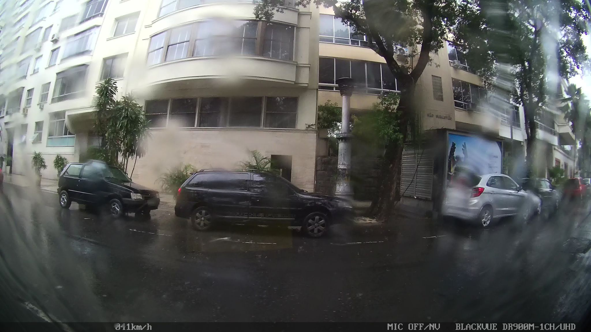 Street-level view near Edifício Murça, Flamengo