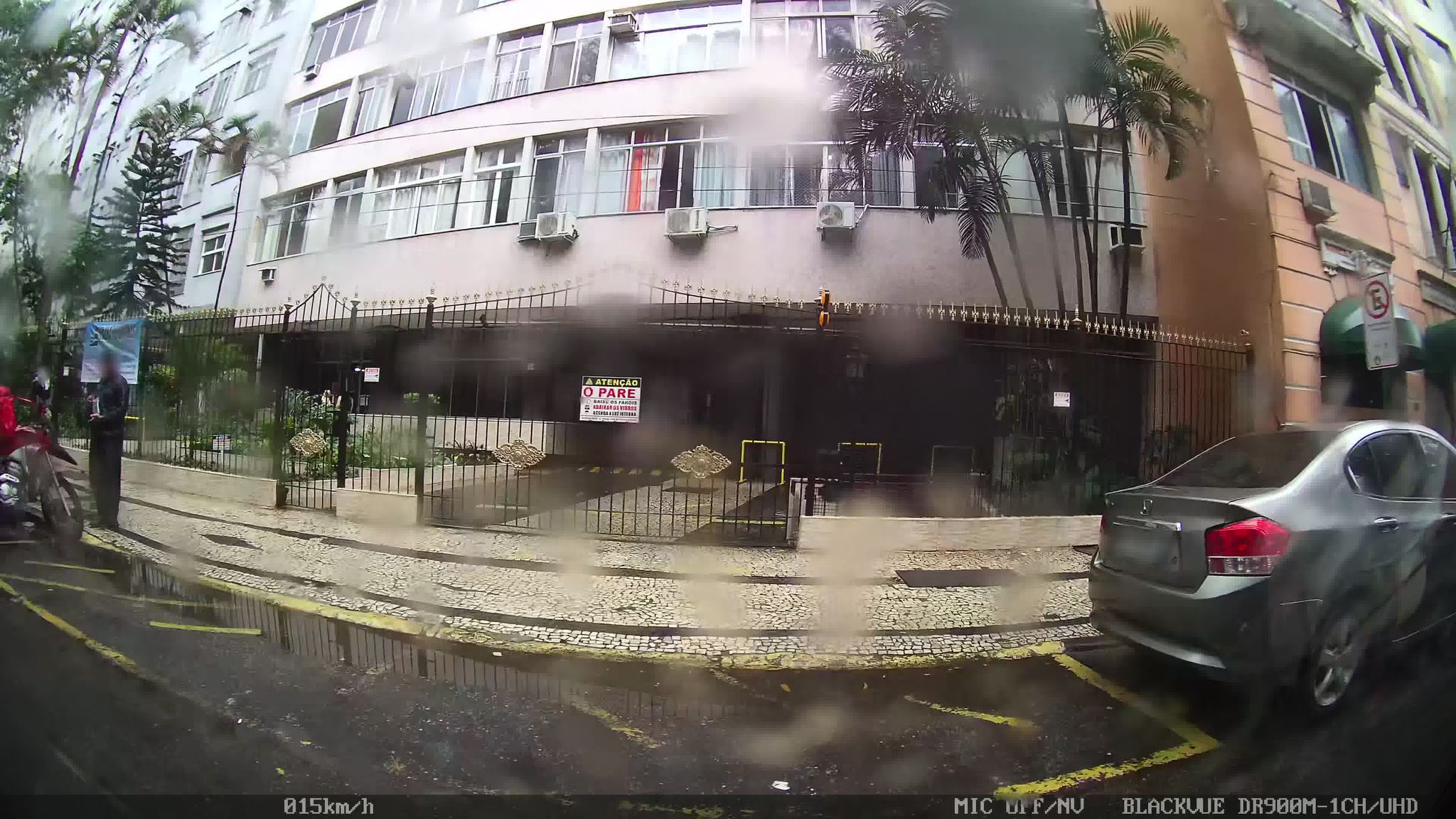 Street-level view near Edifício Niagara, Flamengo