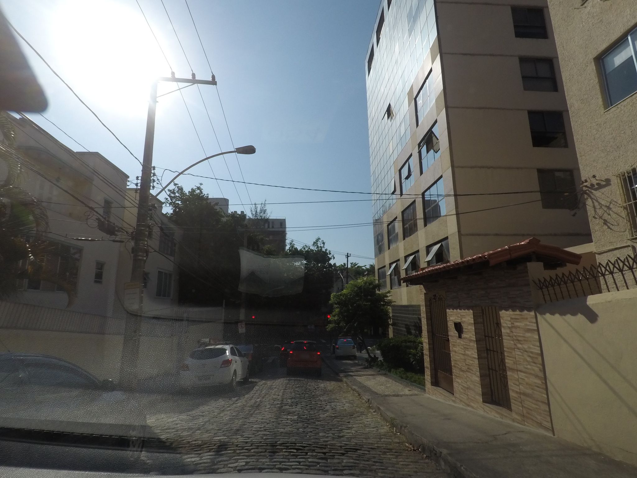 Street-level view near Edifício Nordestino, Jardim Botânico