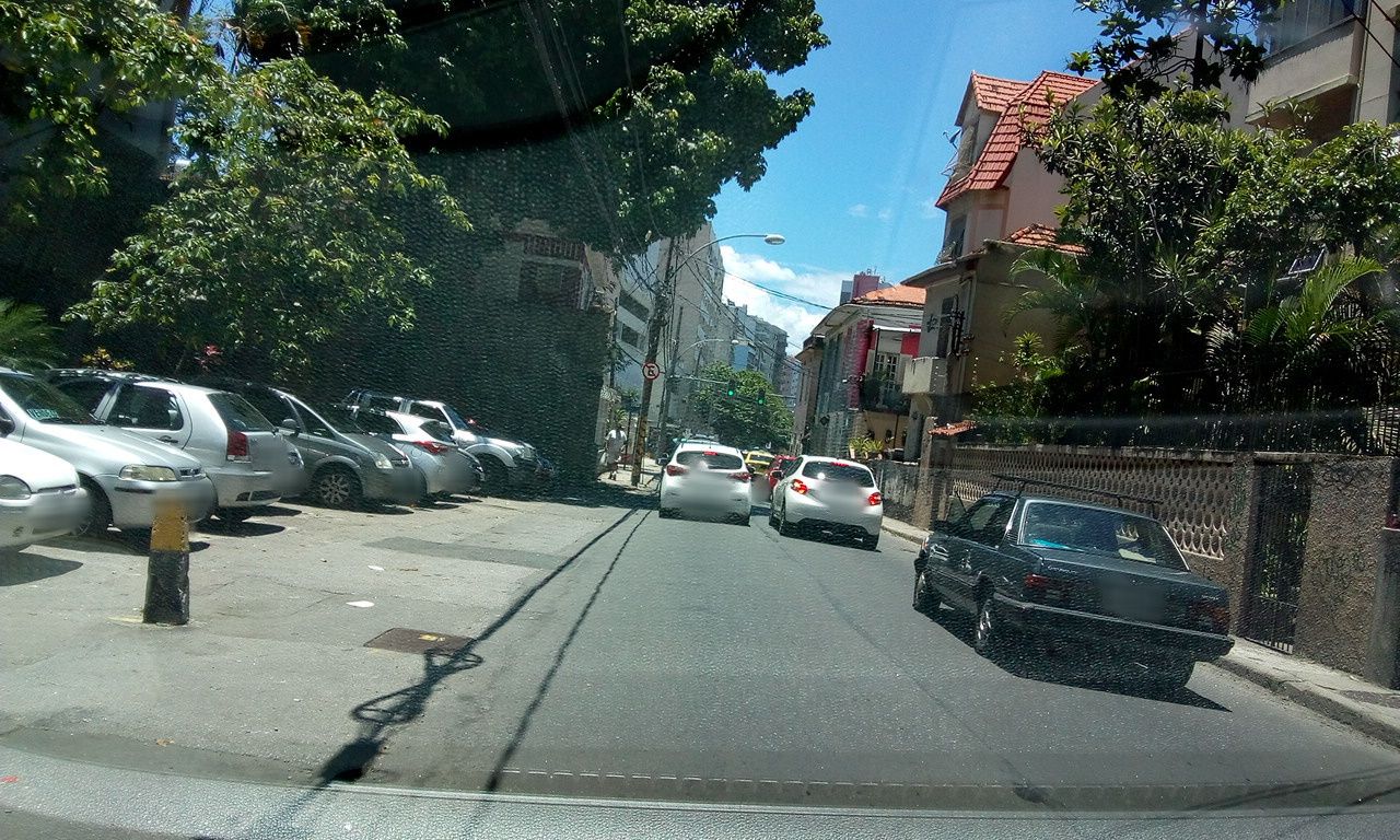 Street-level view near Edifício Olimpico, Laranjeiras