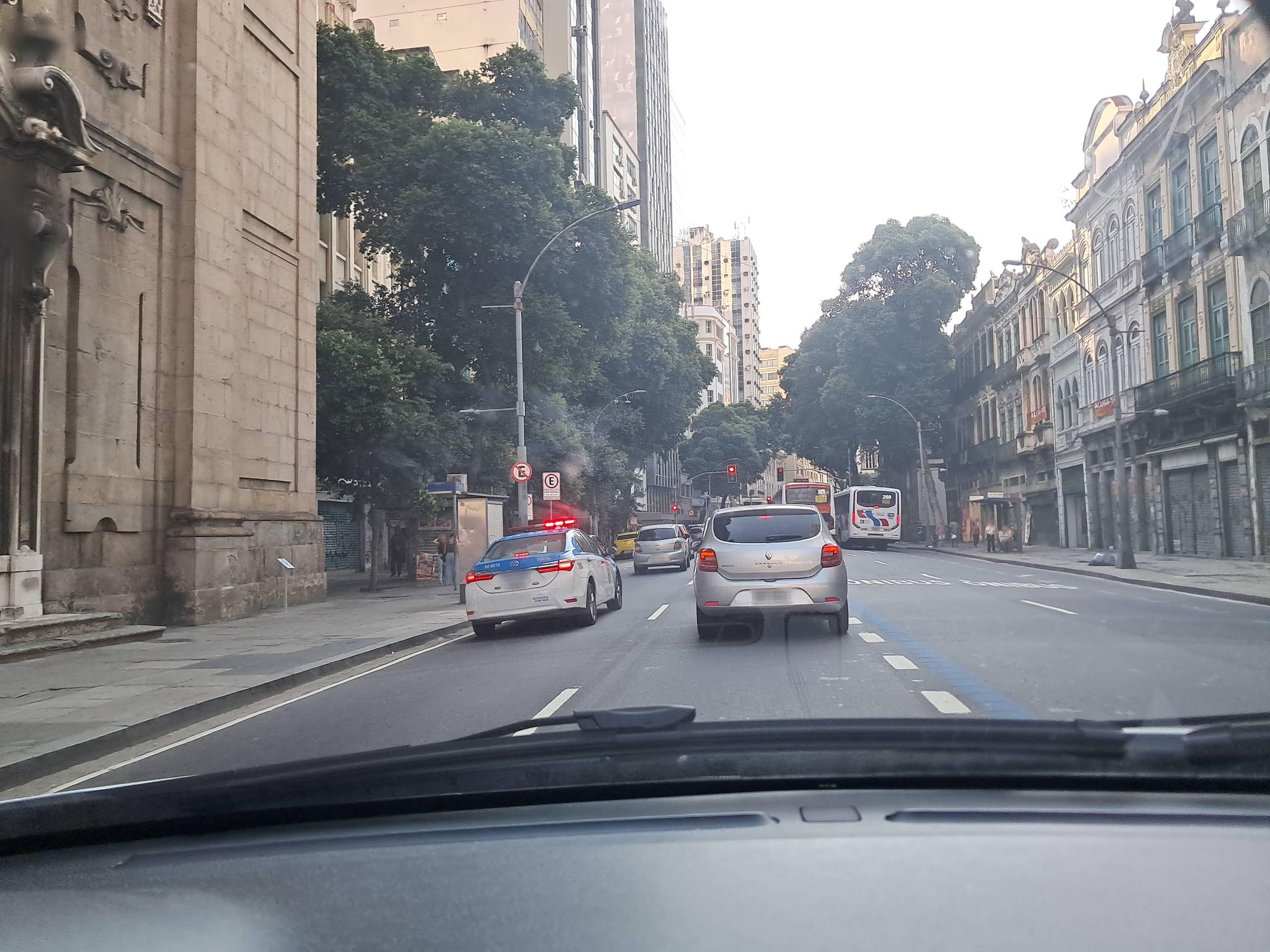 Street-level view near Edifício Paço, Centro
