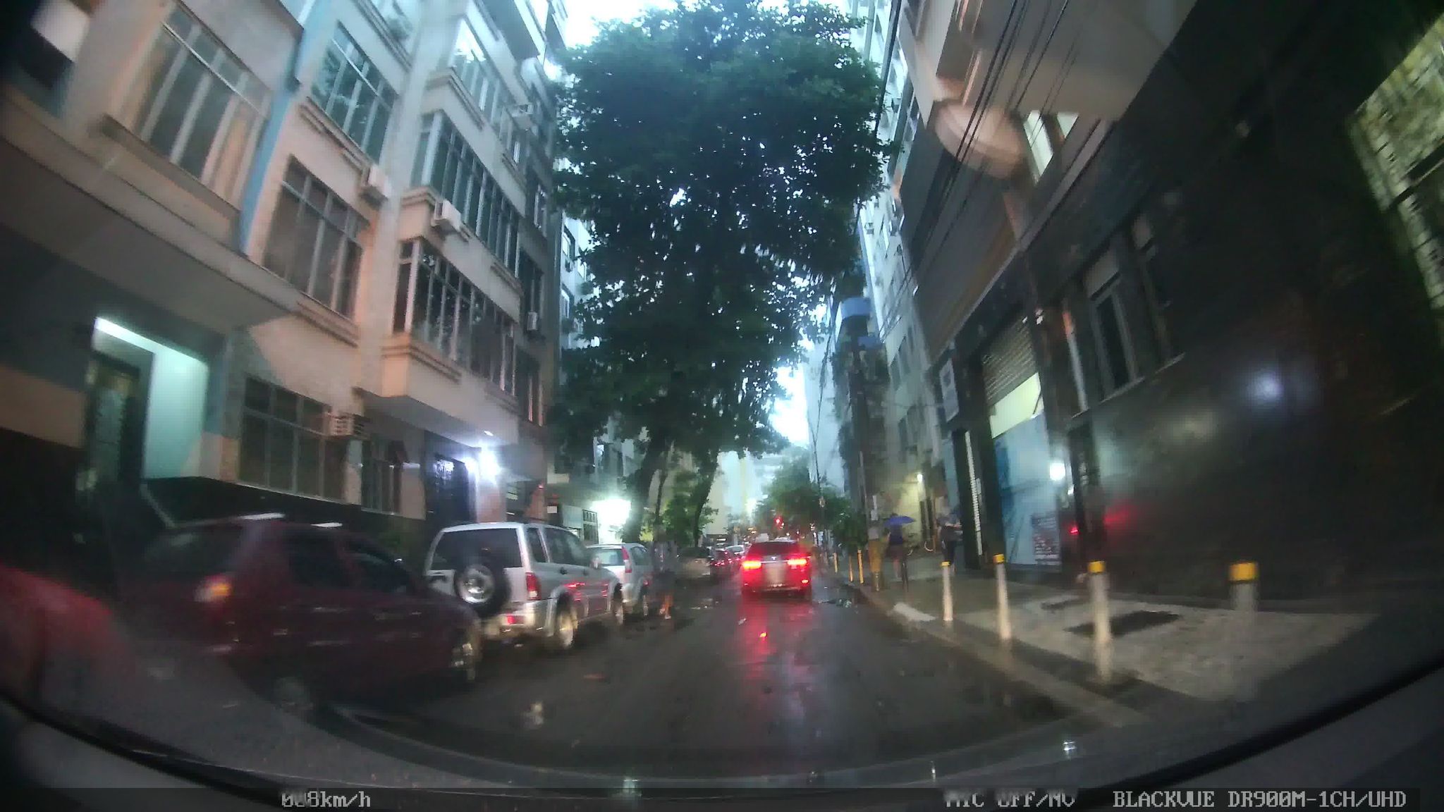 Street-level view near Edifício Palmebeach, Catete