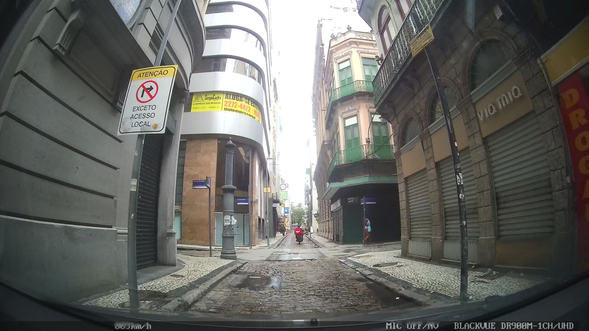 Street-level view near Edifício Petros, Centro