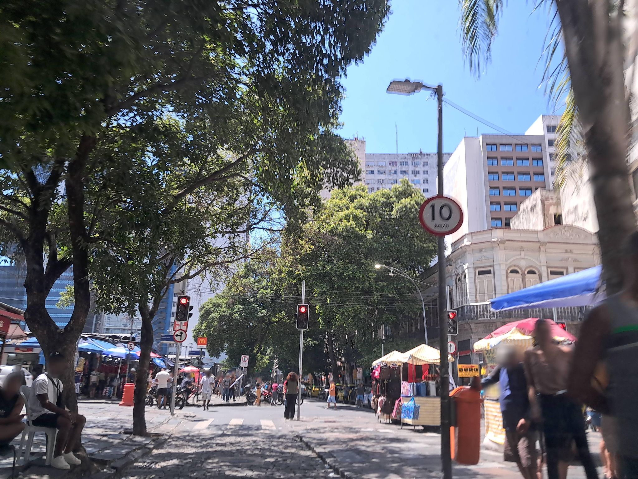 Street-level view near Edifício R. Monteiro, Centro