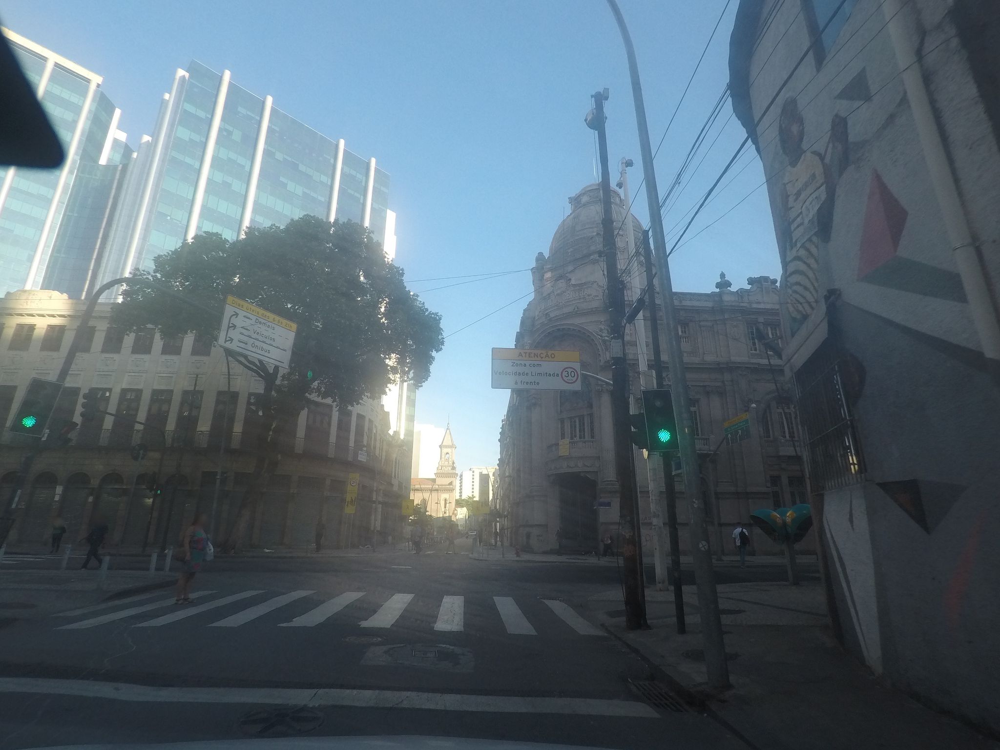 Street-level view near Edifício Relação, Centro