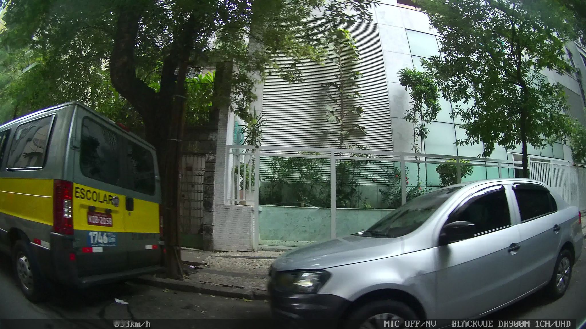 Street-level view near Edifício Reserva, Copacabana