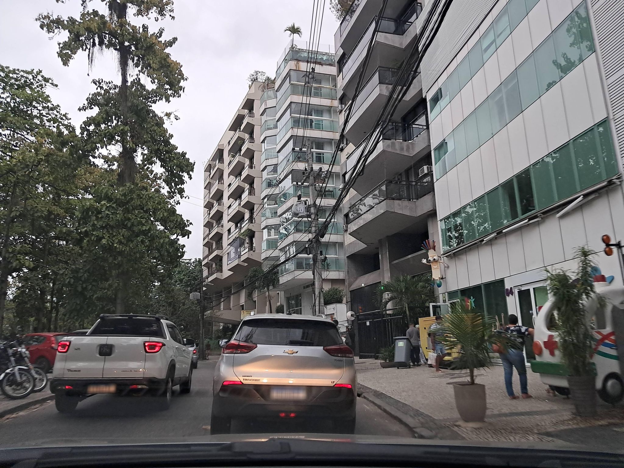 Street-level view near Edifício Residencial Lagoa, Lagoa