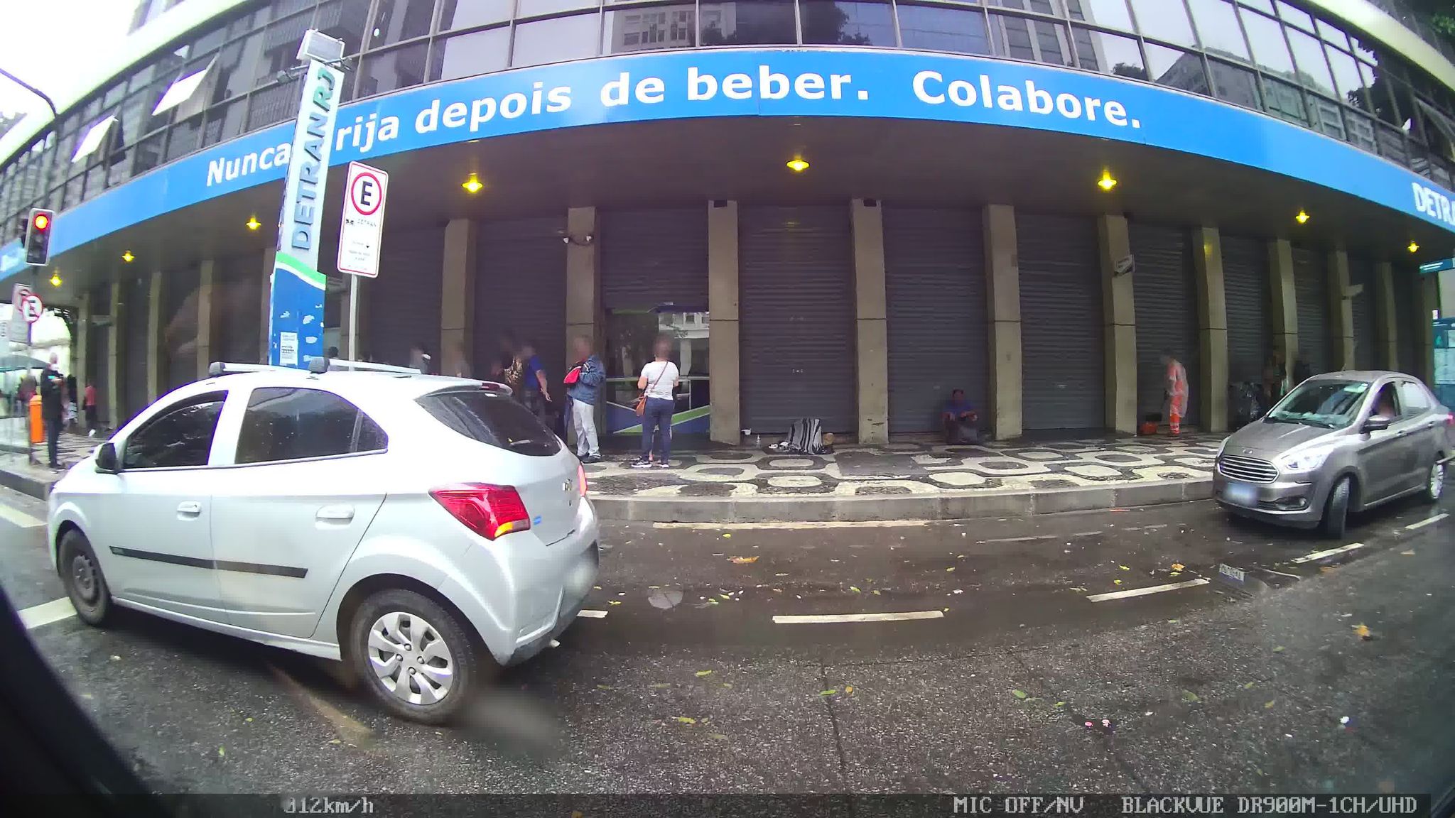Street-level view near Edifício Roberto Antonio Camponela dos Santos - Detran, Centro