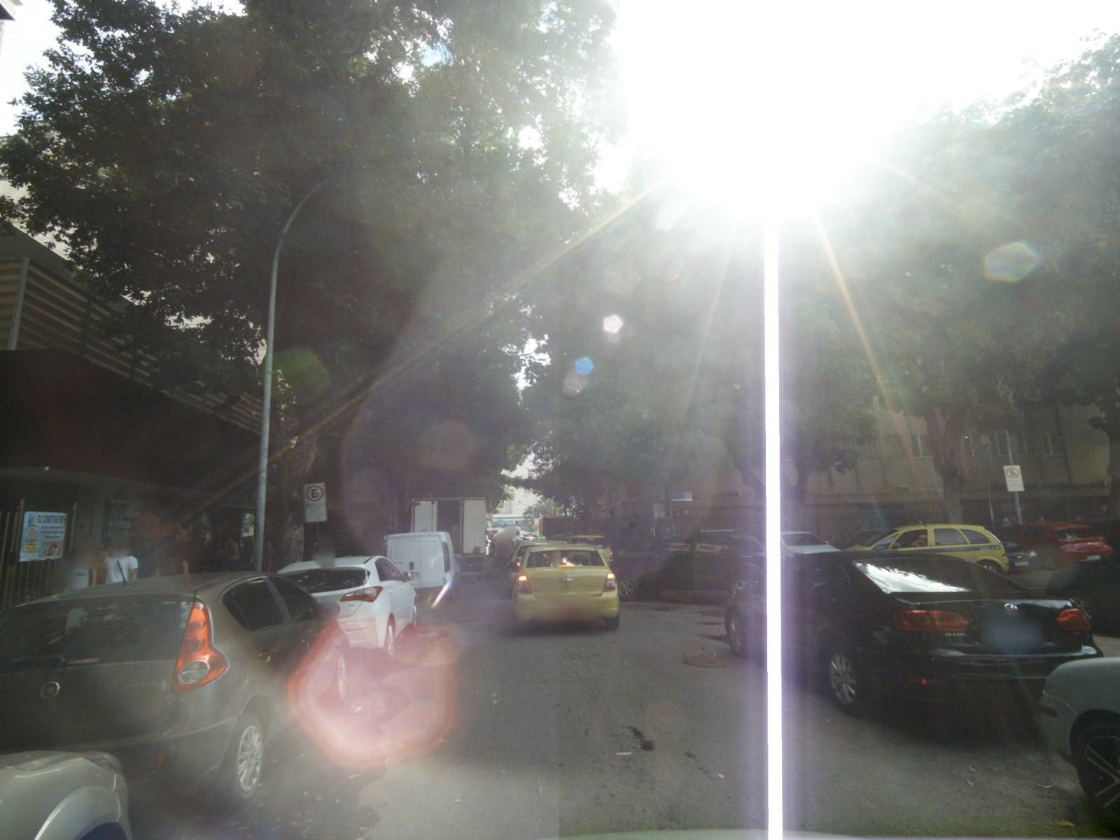 Street-level view near Edifício Rosali, Catete