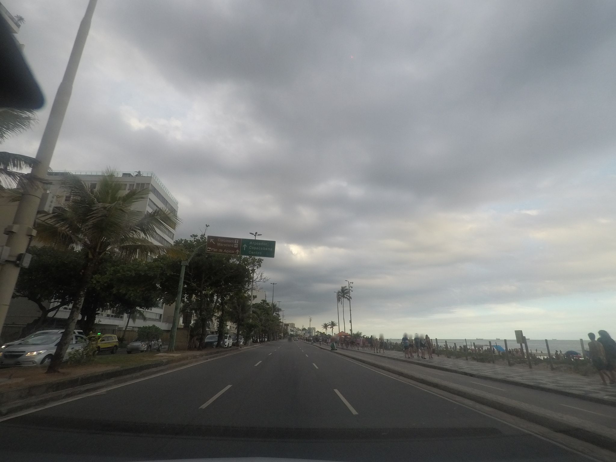 Street-level view near Edifício Sabrina, Leblon