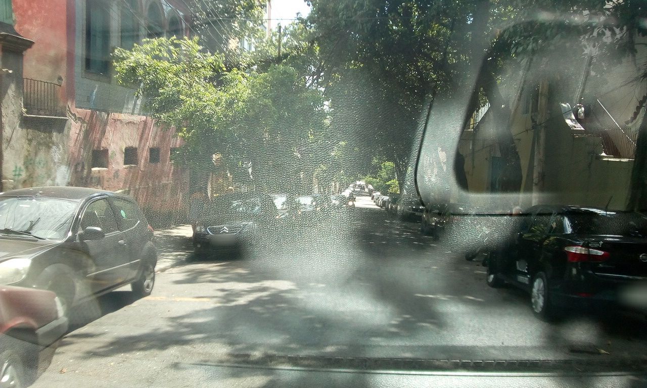 Street-level view near Edifício São Judas Tadeu, Catete